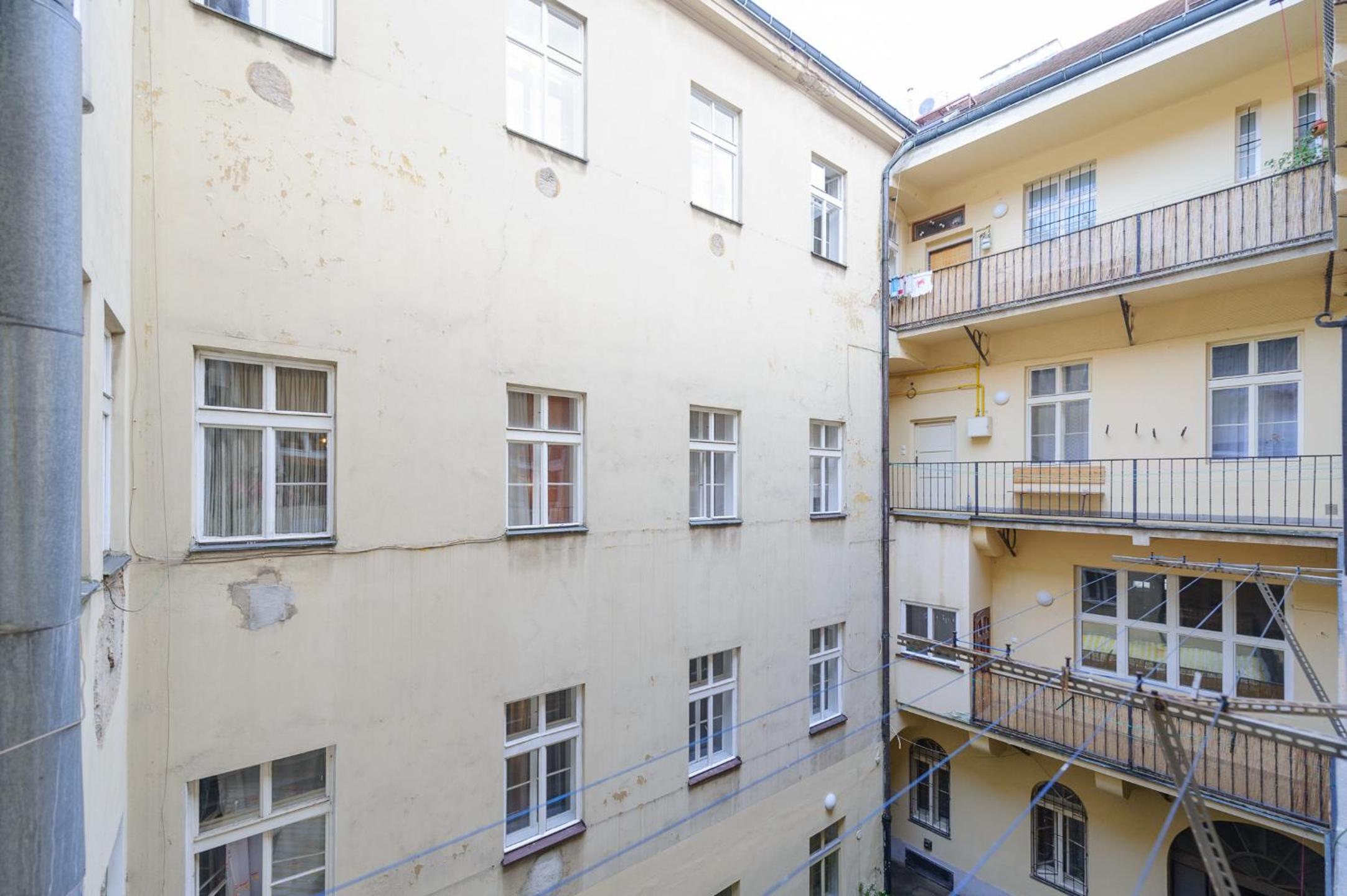 Pinkova Apartments