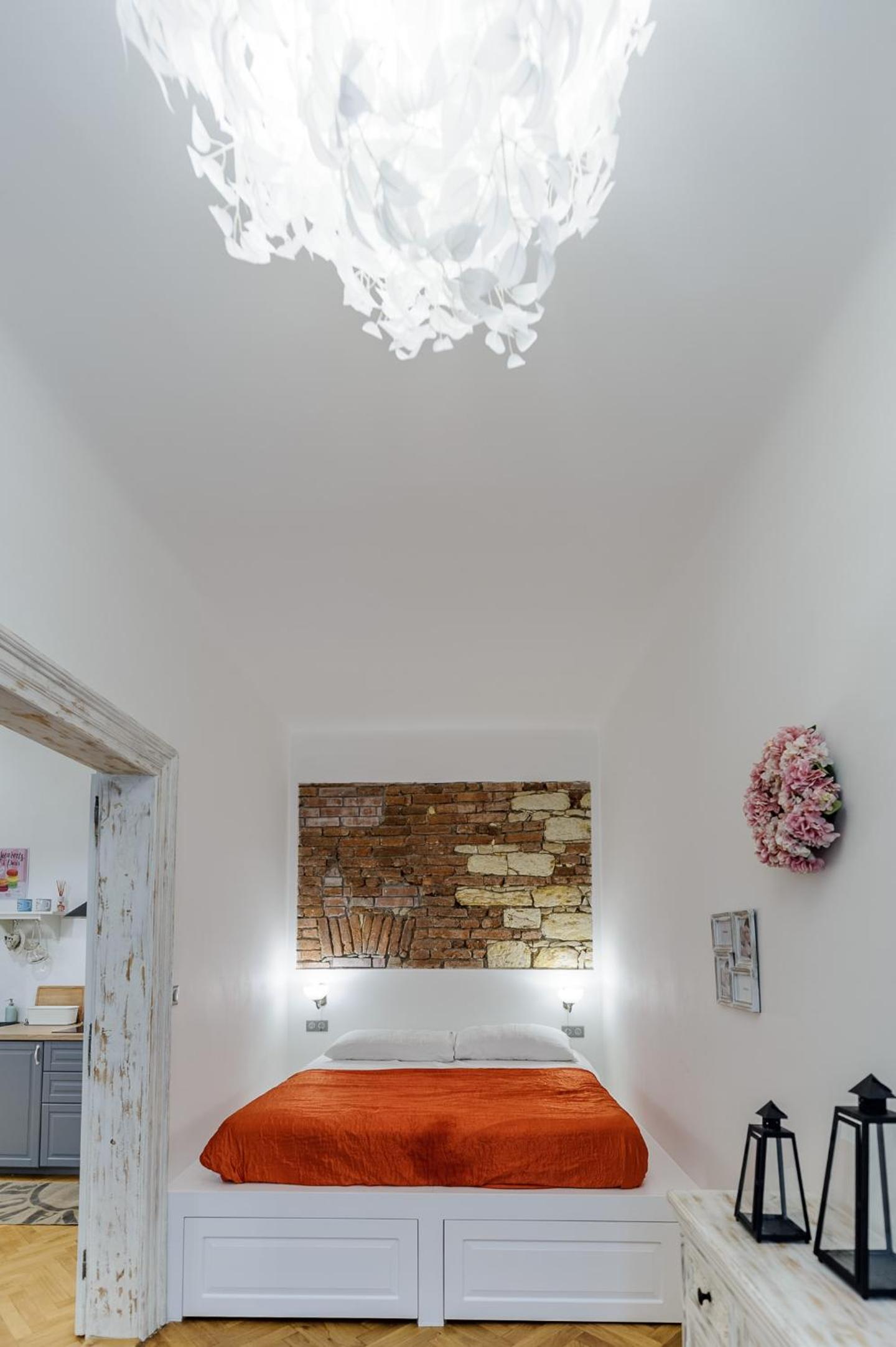 Pinkova Apartments