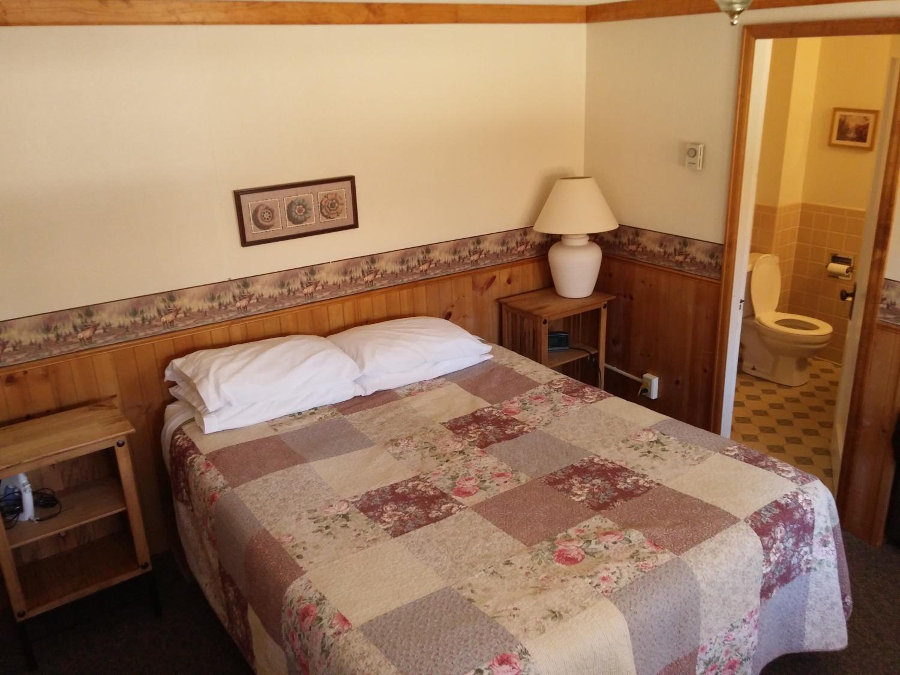 Daven Haven Lodge Cabins - Property Image 30