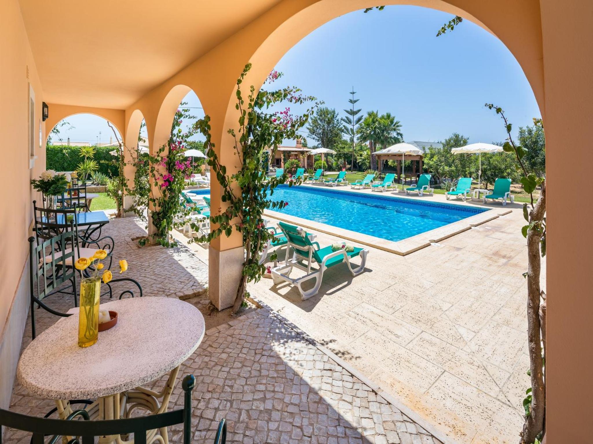 Apartamentos Monte dos Avós, Albufeira by AlgarveBlossom