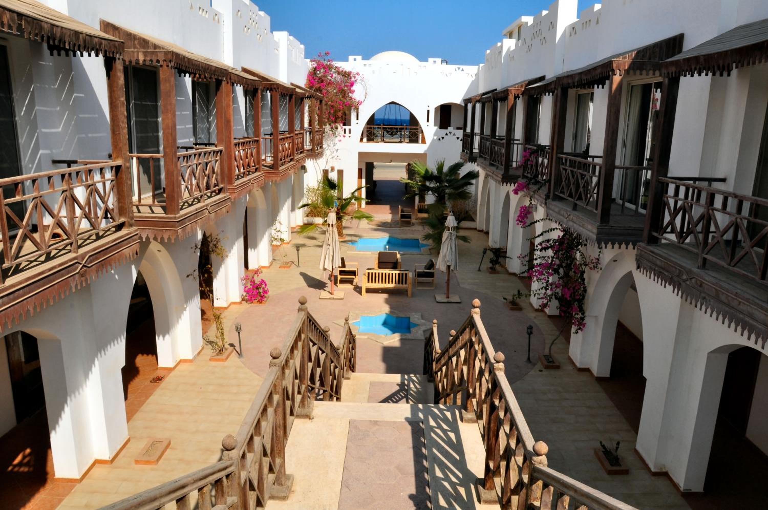 Hotel Deep Ashri Apartment and Diving Center - Image 1