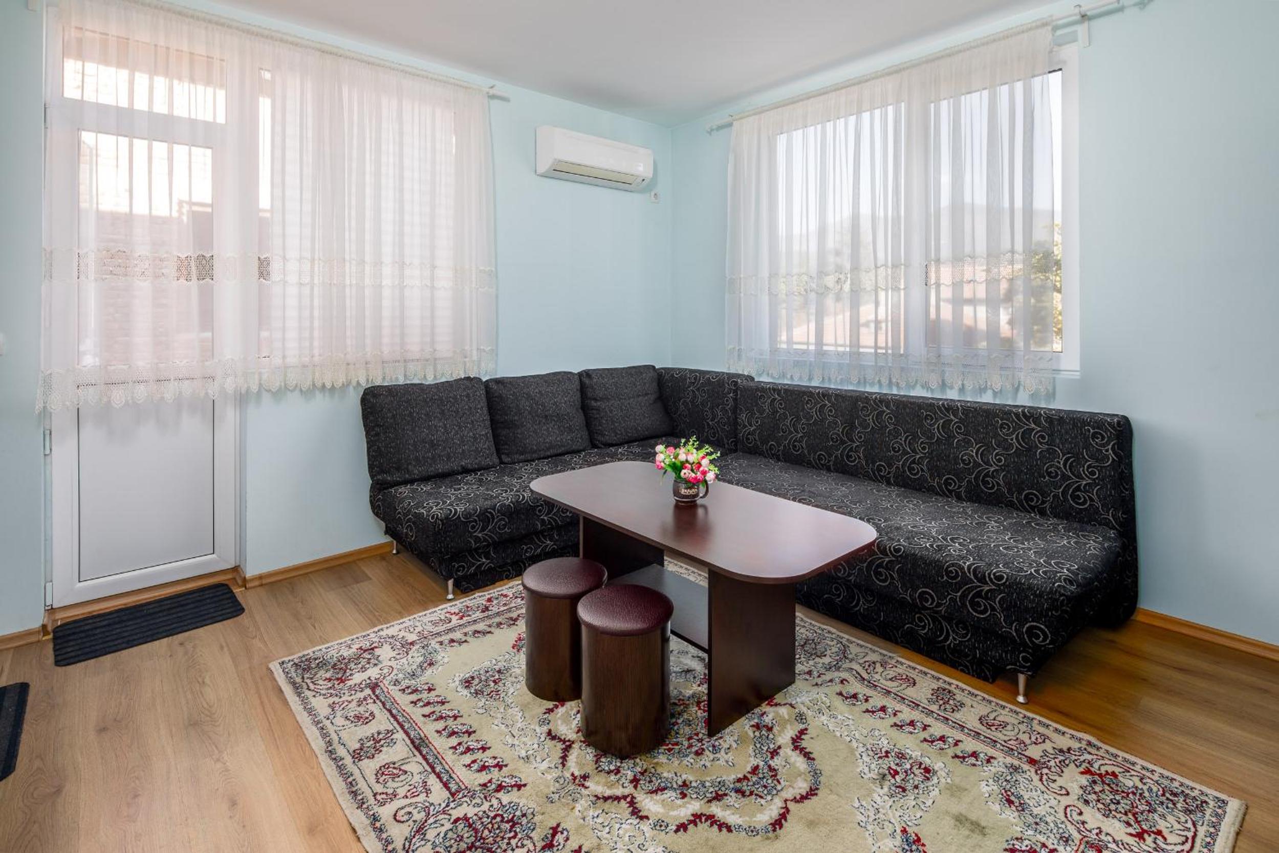 Apartments Ivadoni
