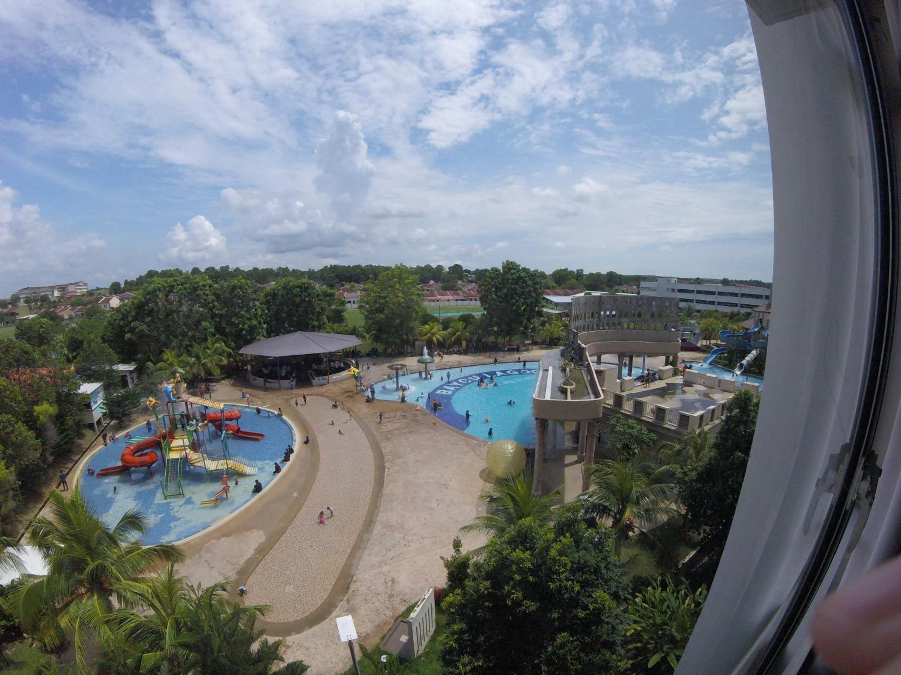 3 Bedrooms at Lagoon Park Resort photo 6