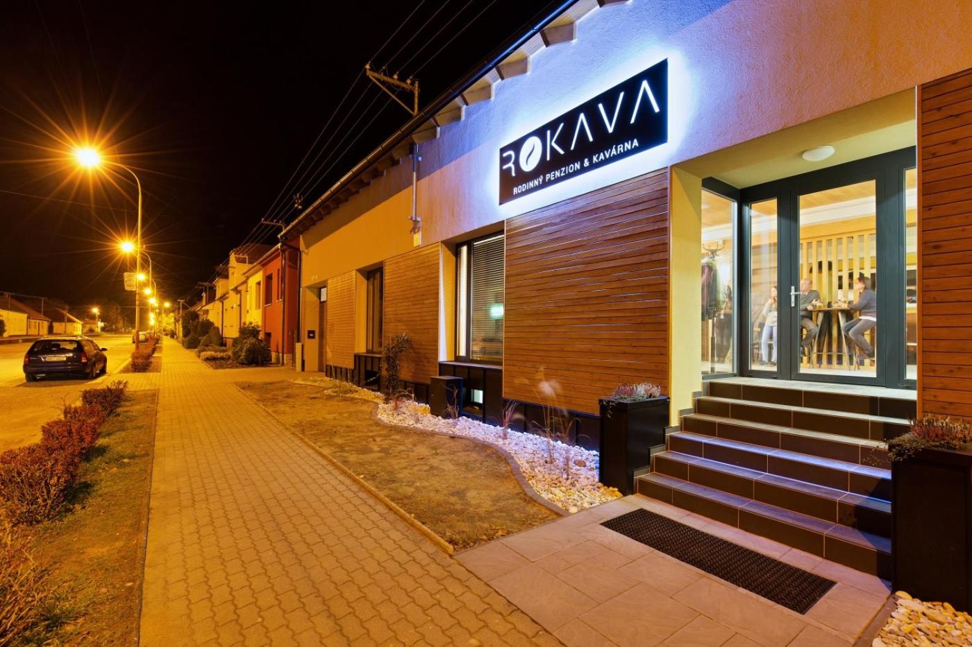 Rokava