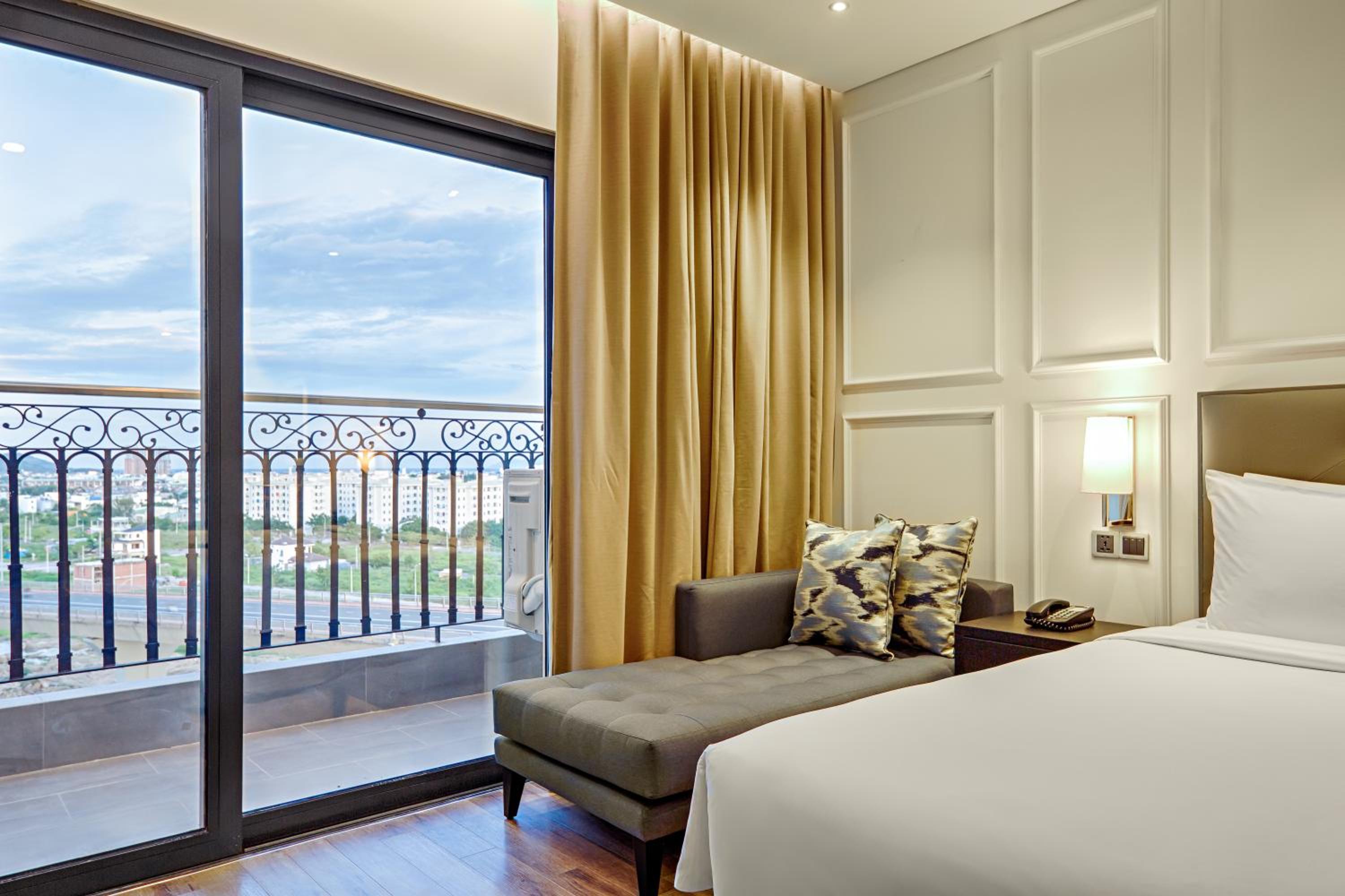 Wyndham Danang Golden Bay 182