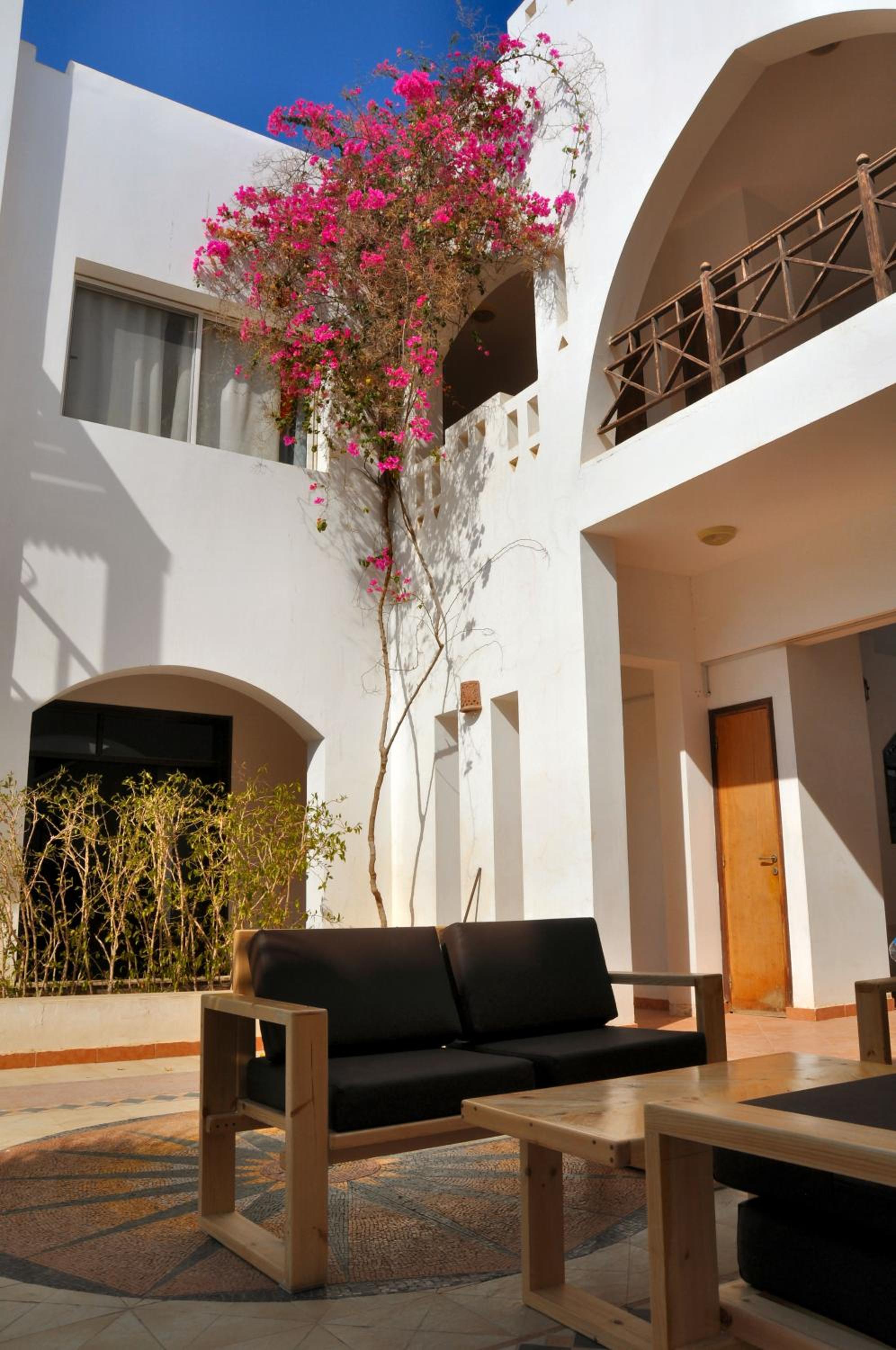 Deep Ashri Apartment & Dive Club - Image 5