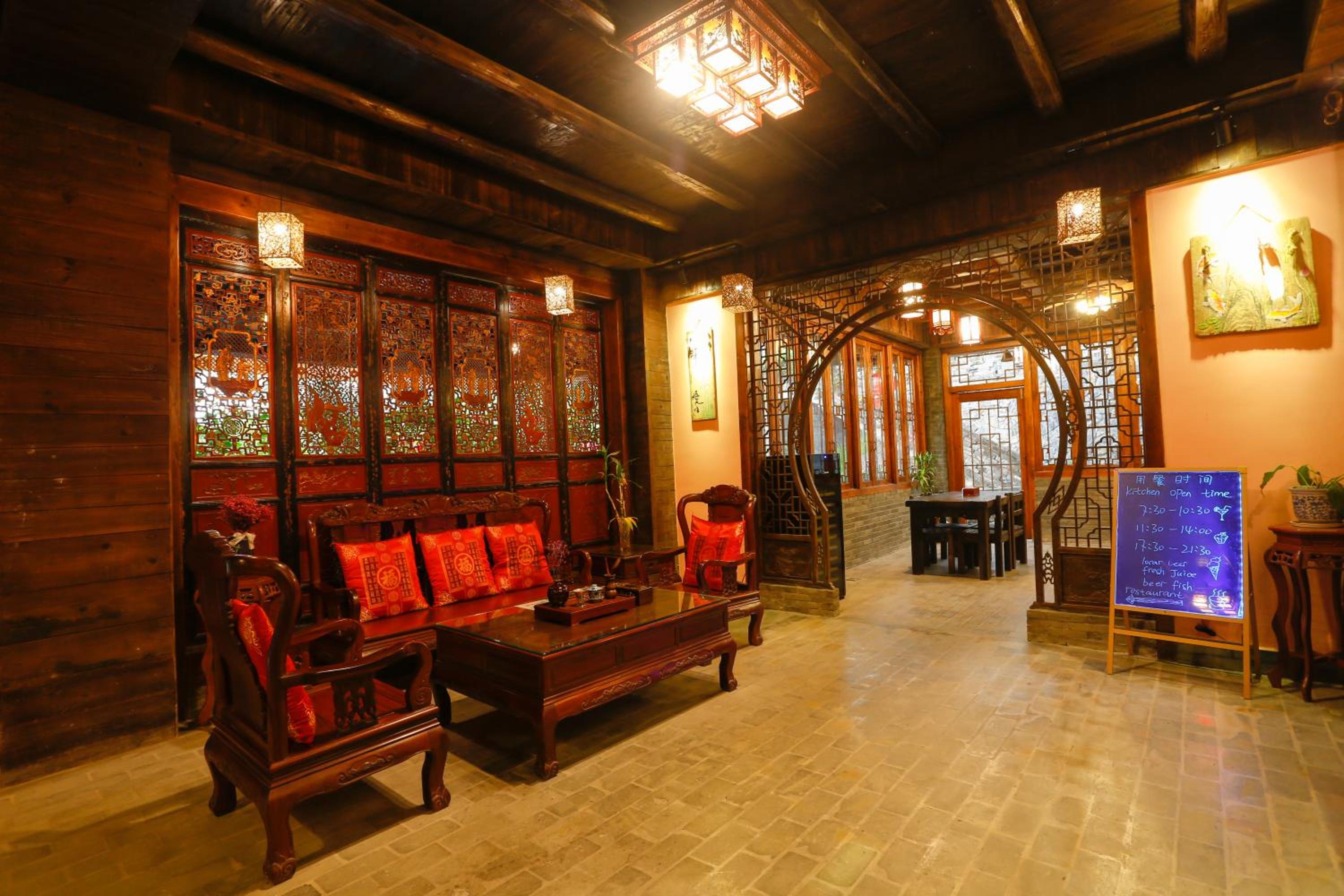 Yangshuo River Lodge Hotel--English speaking team&Swimming pool&Activties organized&Free pick up from Airport or TS over 3 nights