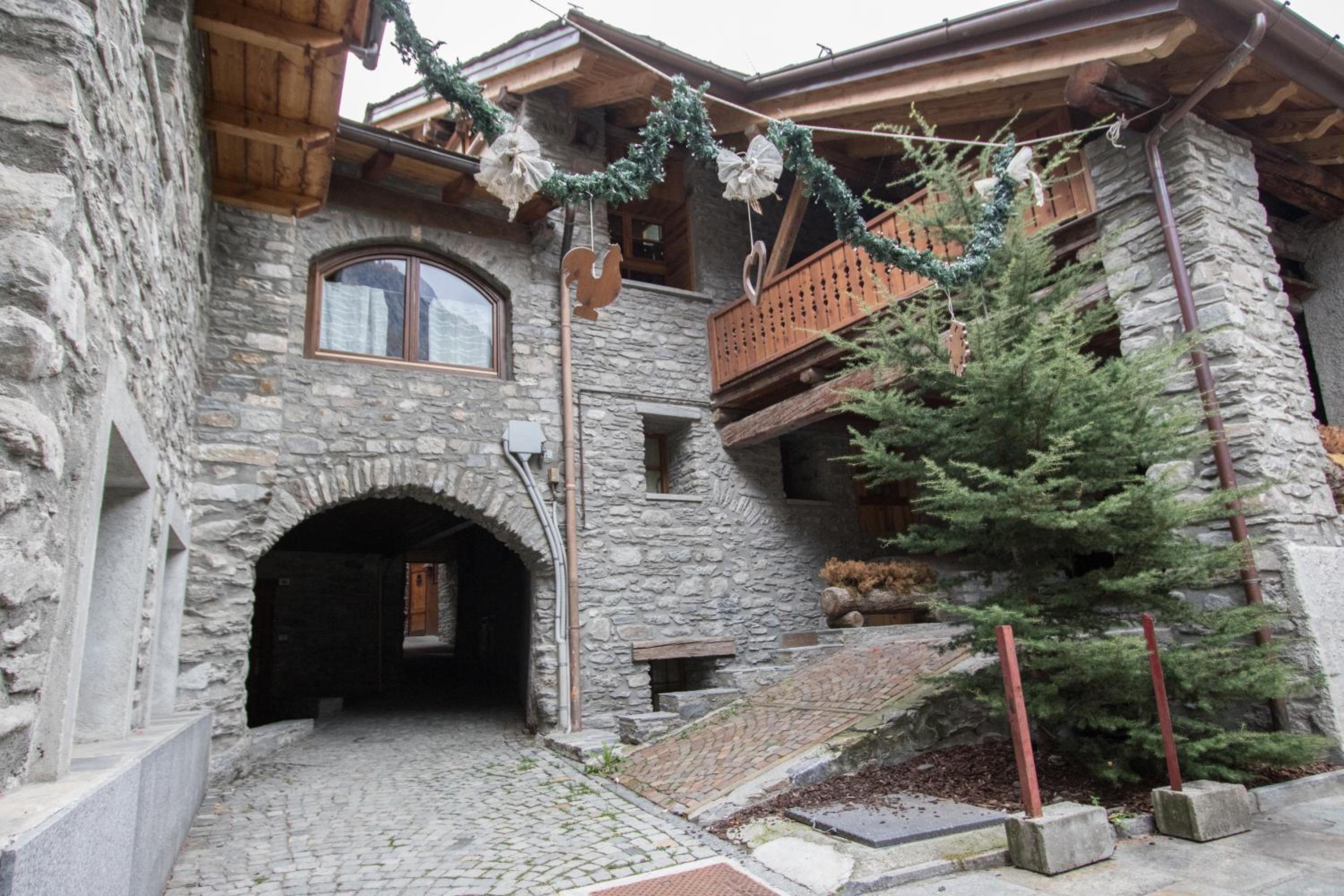 Photo 8