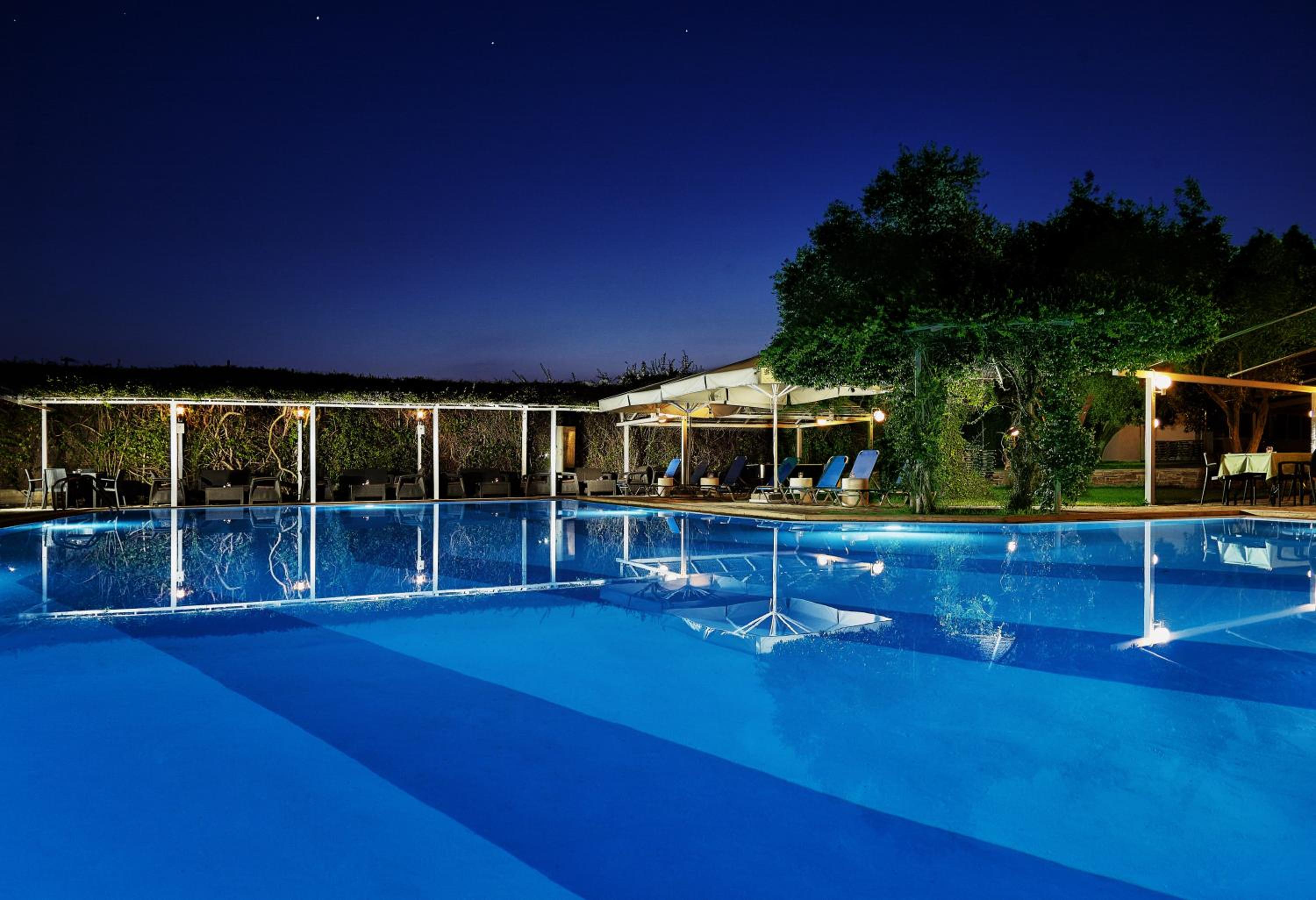 swimming pool