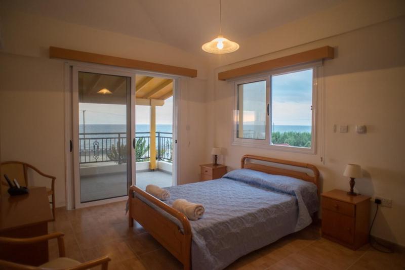 Beachfront Villa Thomas 5