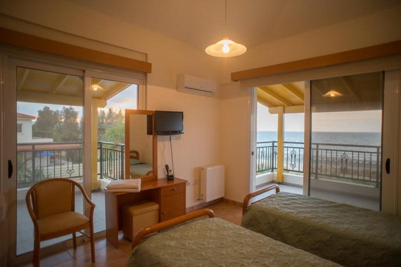 Beachfront Villa Thomas 5