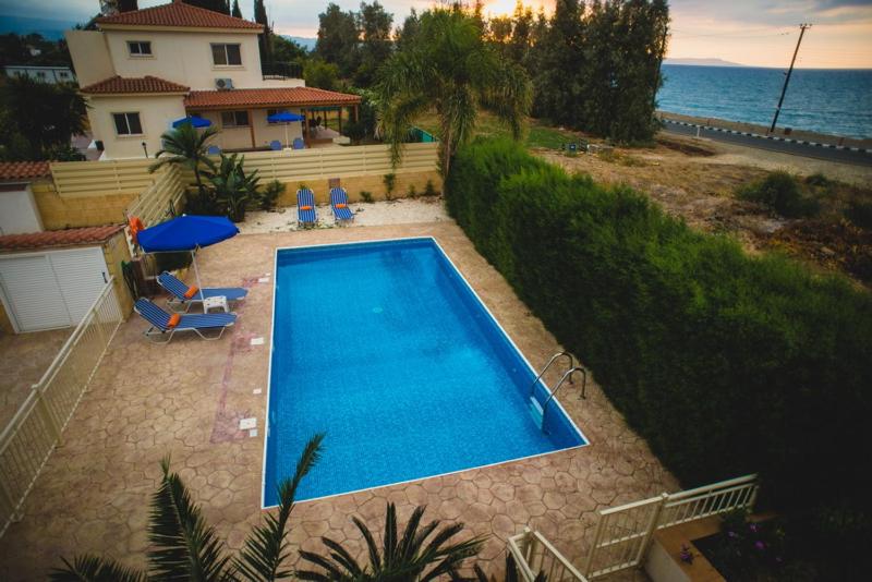 Beachfront Villa Thomas 5