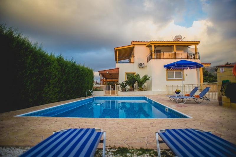 Beachfront Villa Thomas 5