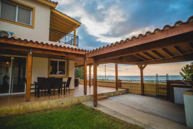 Beachfront Villa Thomas 5