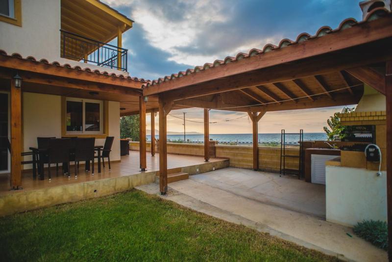 Beachfront Villa Thomas 5