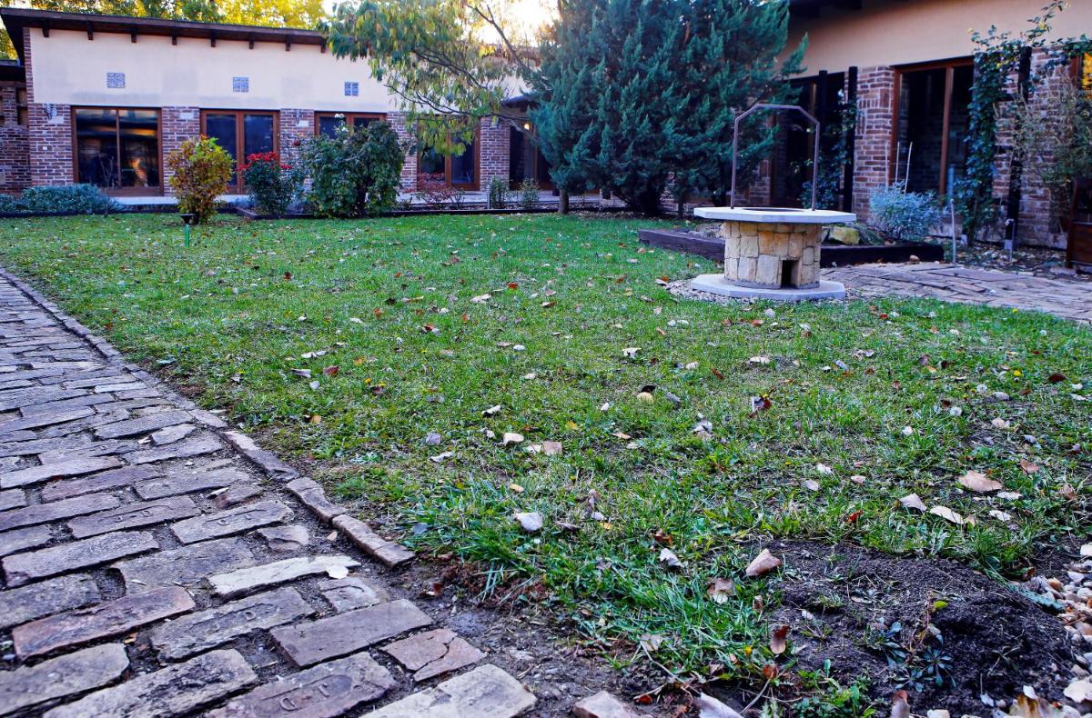 Photo 46
