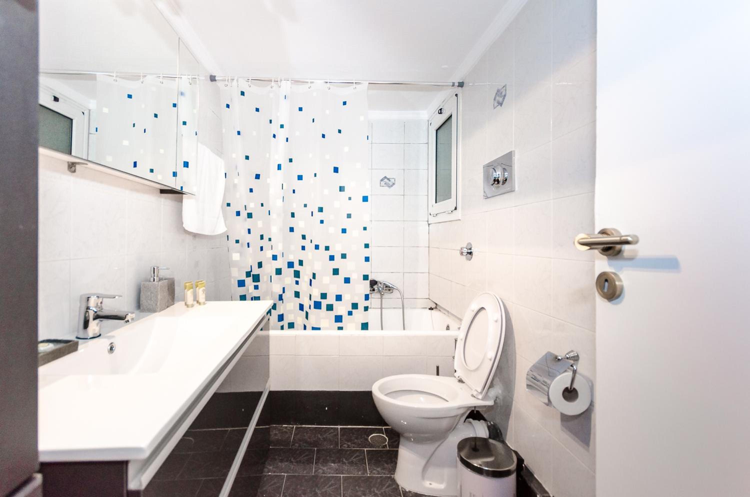 Pisces - City Center Apartment photo 4