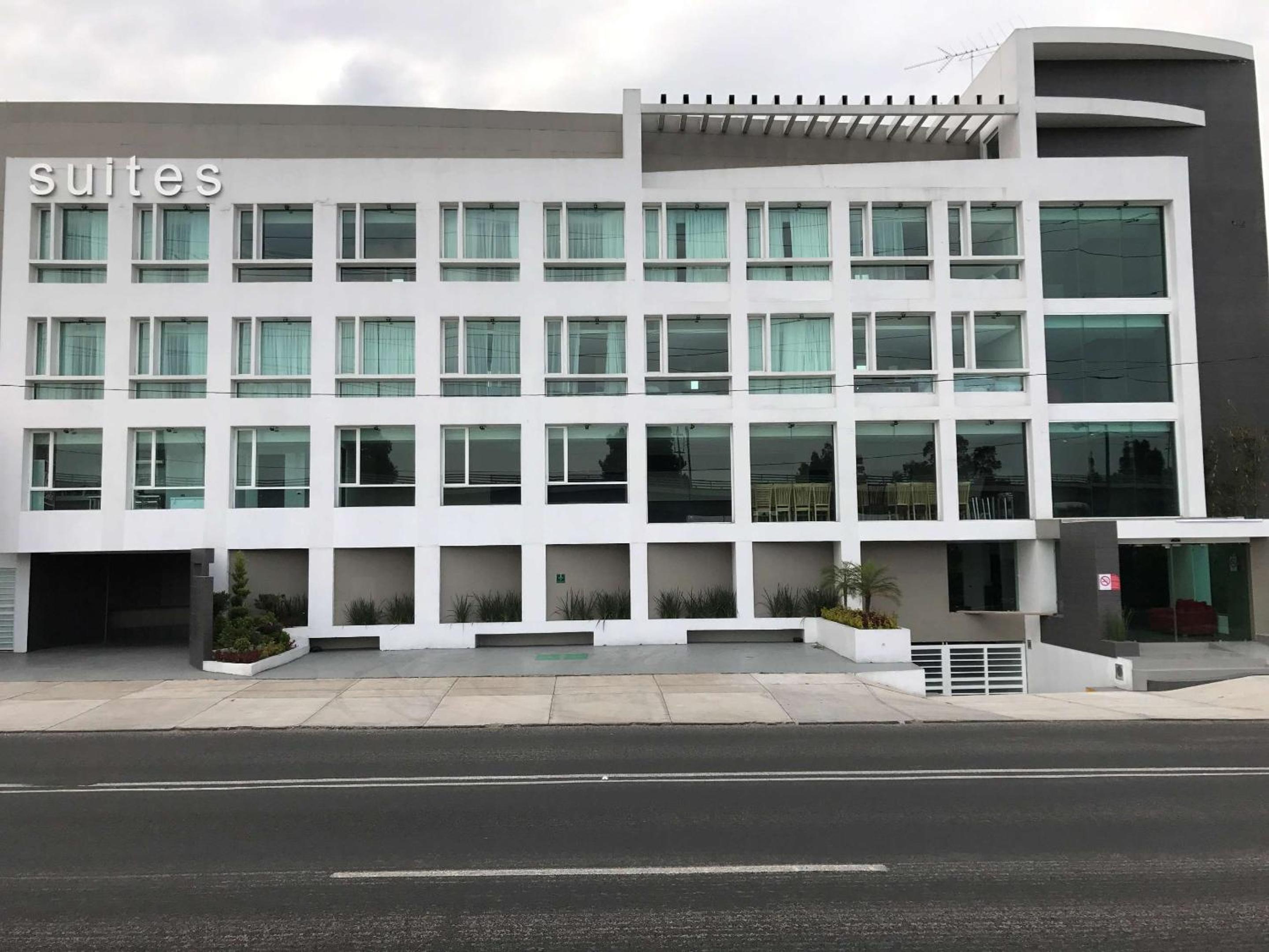 Hotel Best Western Plus Metepec & Suites - Image 1