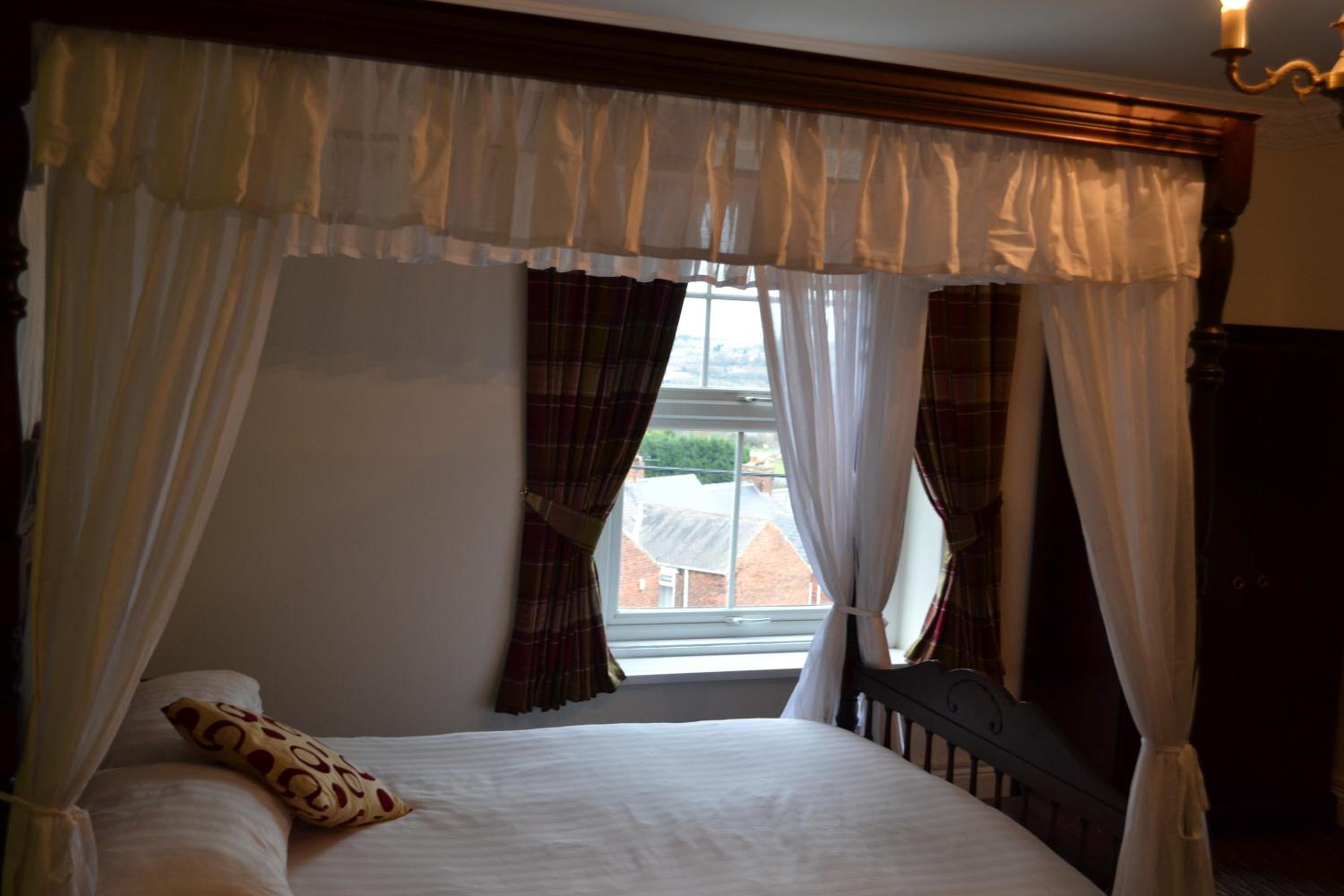 Oak Tree Inn