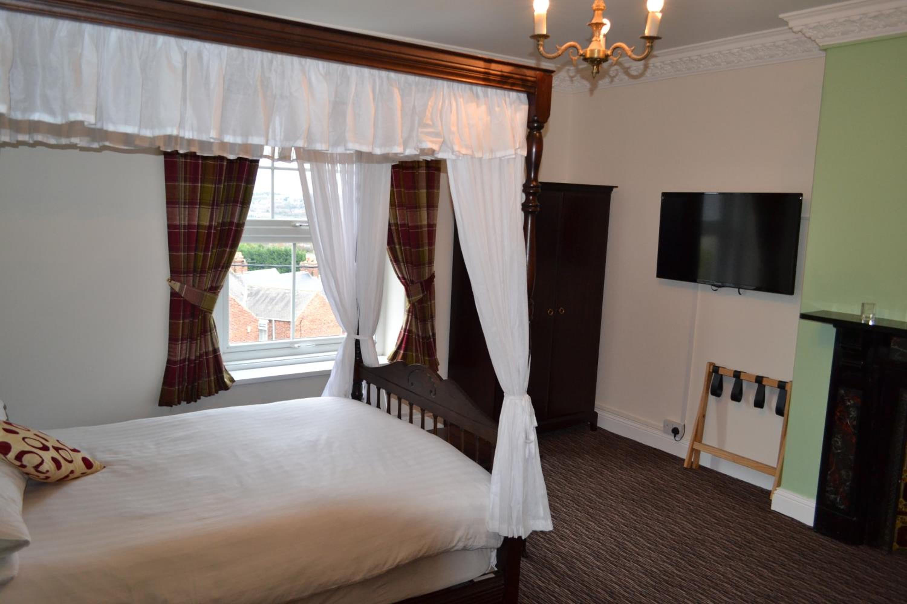 Oak Tree Inn