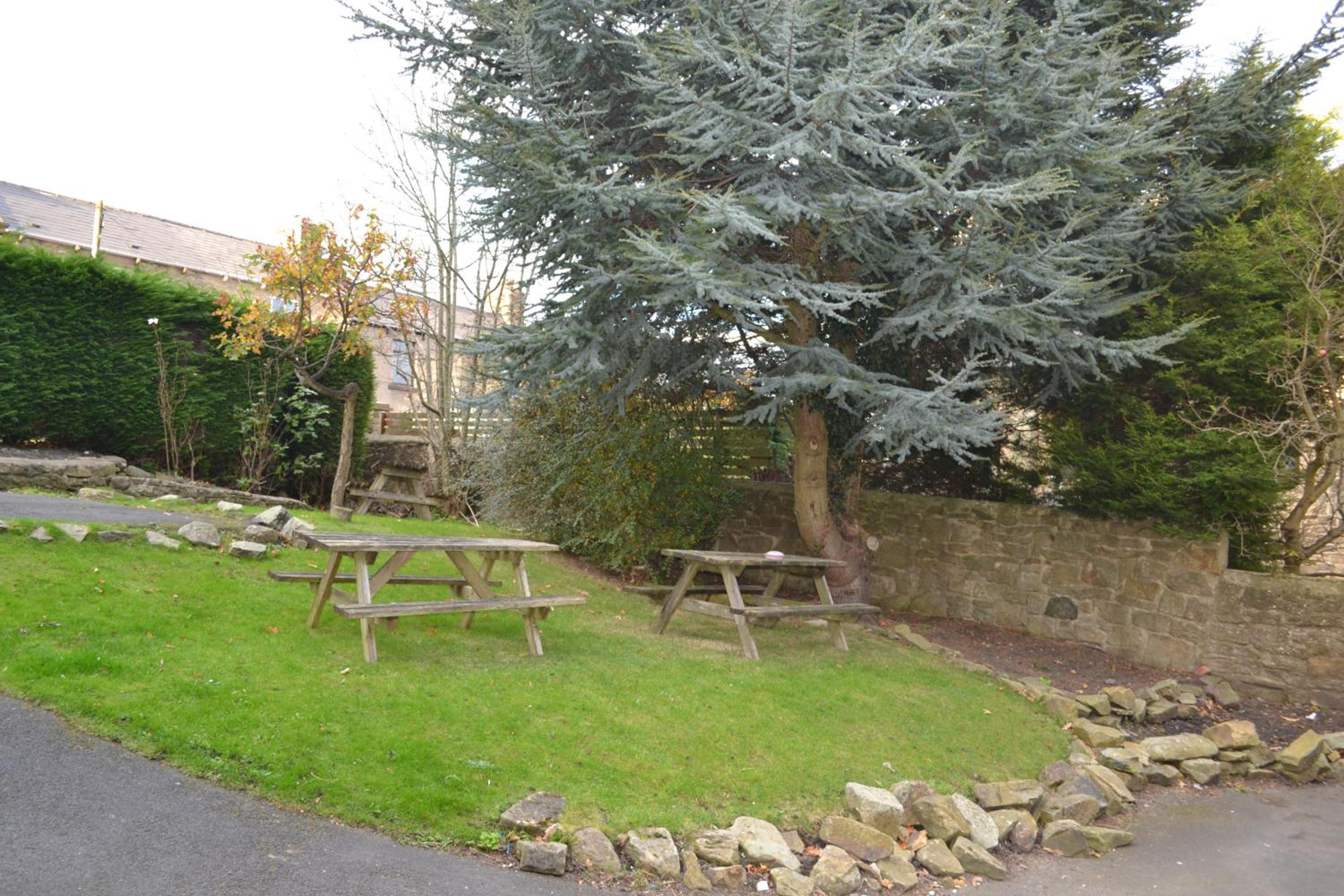Oak Tree Inn