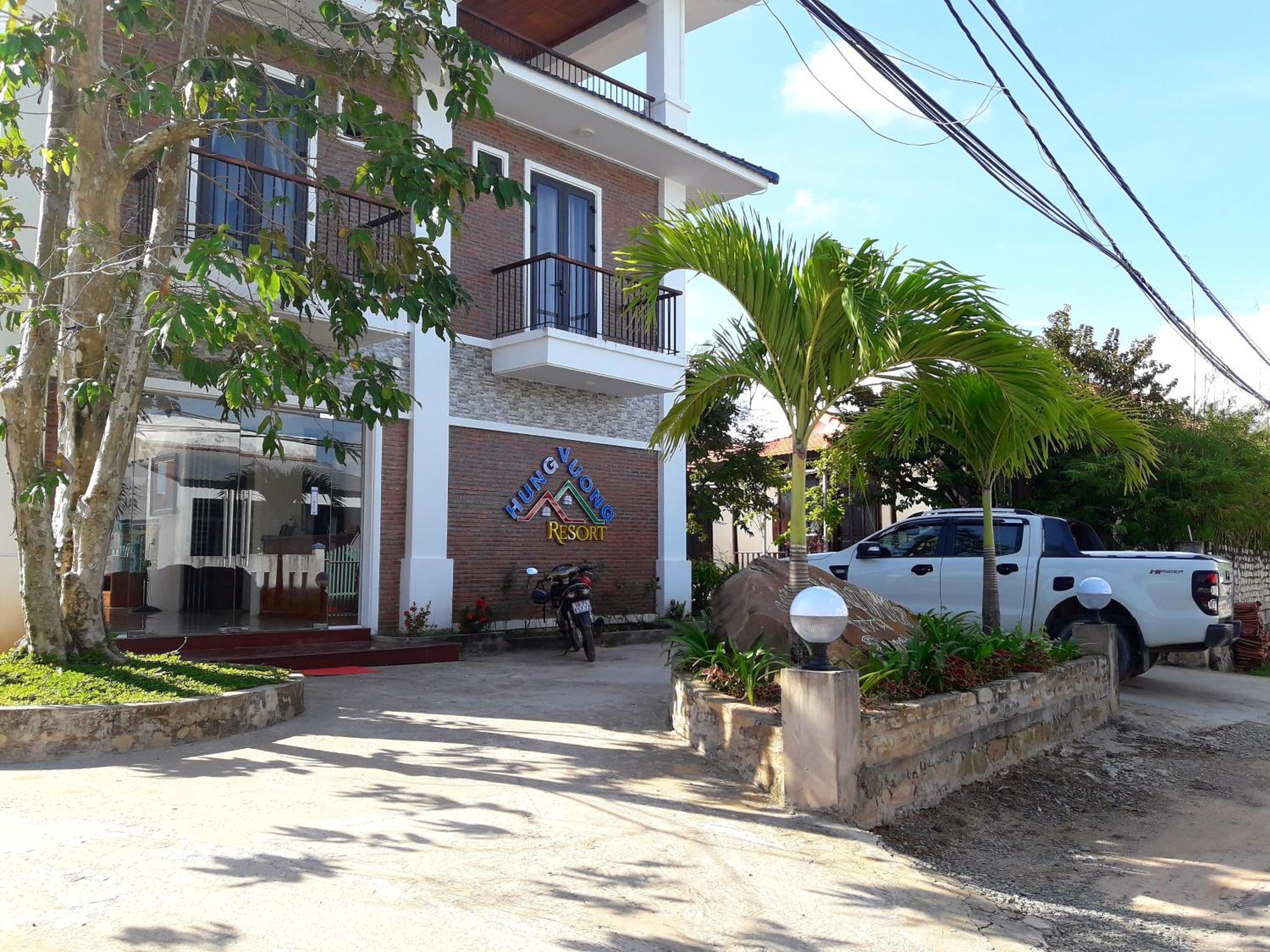 Hung Vuong Resort