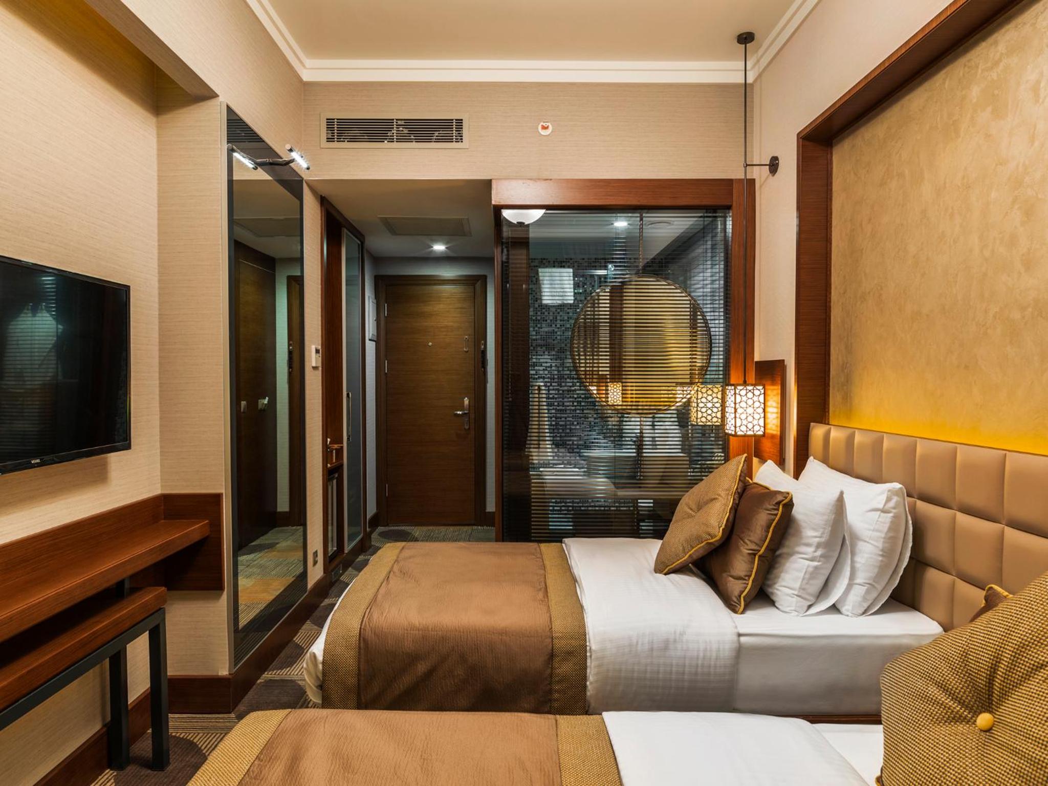 Manesol Boutique Galata - Image 22