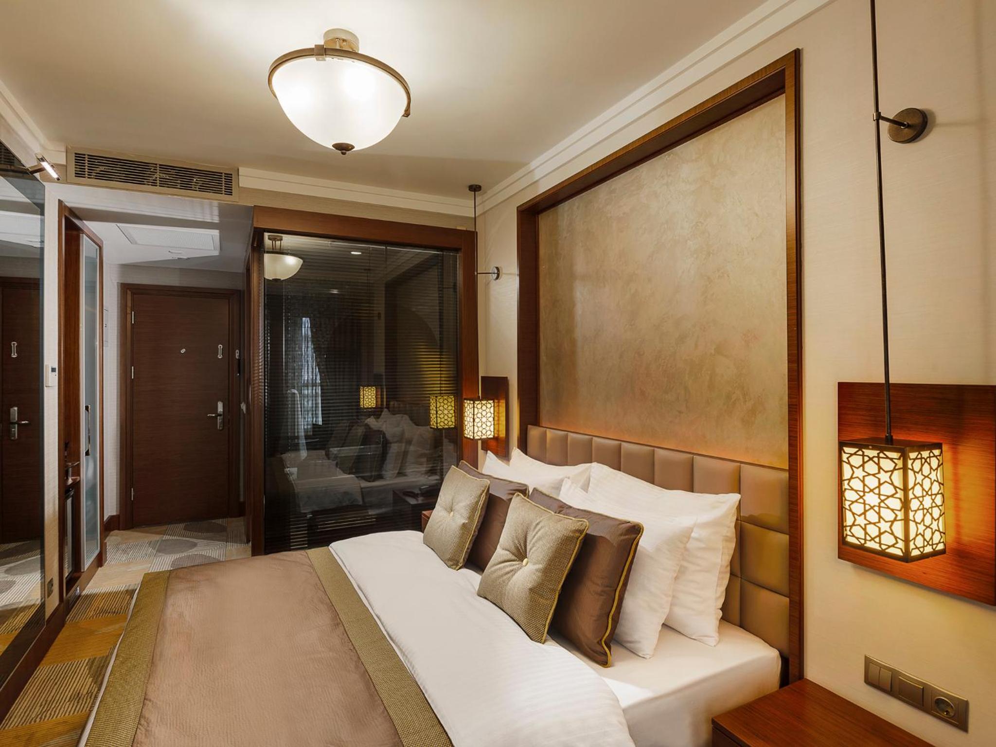 Manesol Boutique Galata - Image 20