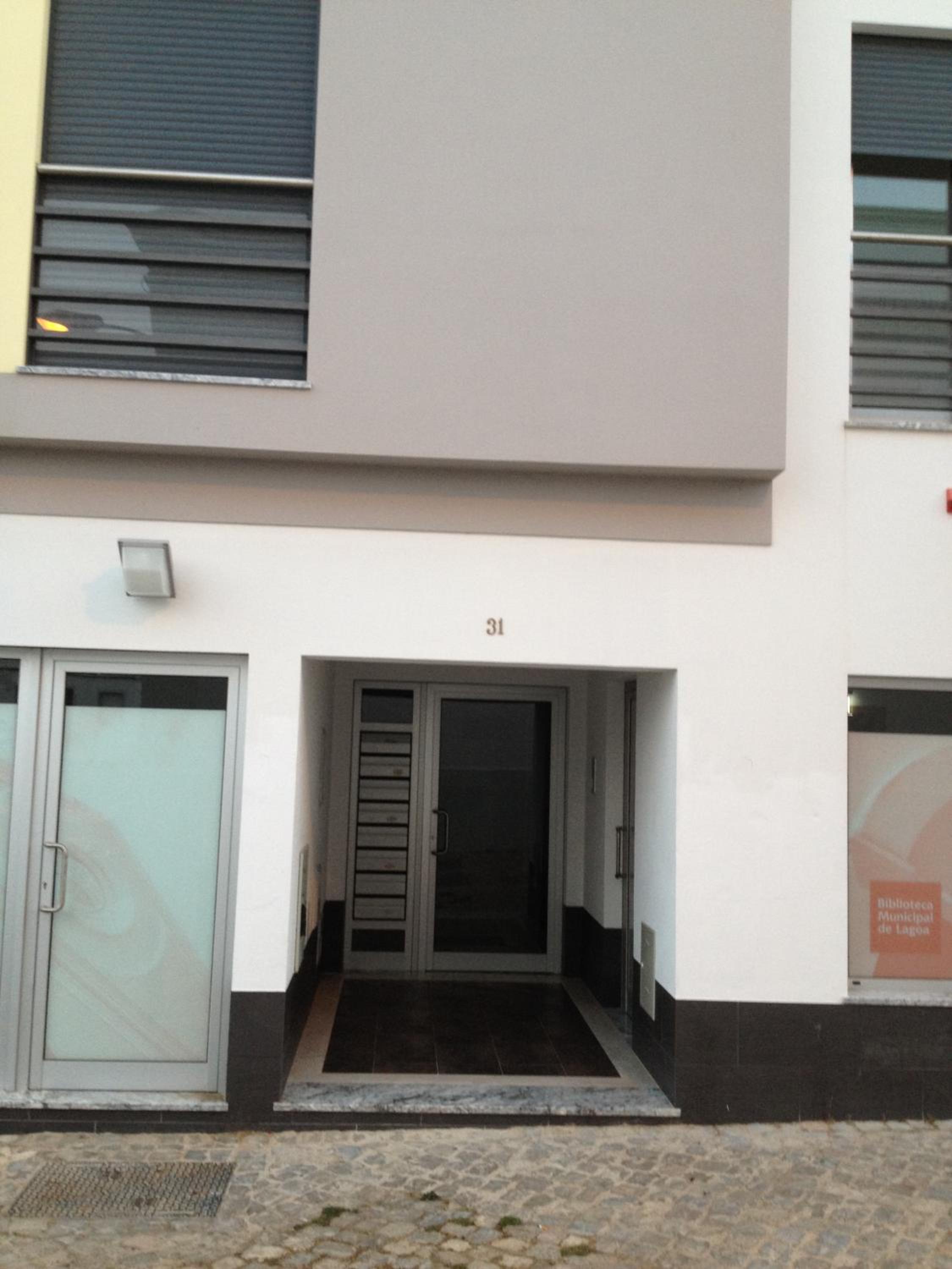 Modern 2 Bed Apartment 5km Carvoeiro view 2