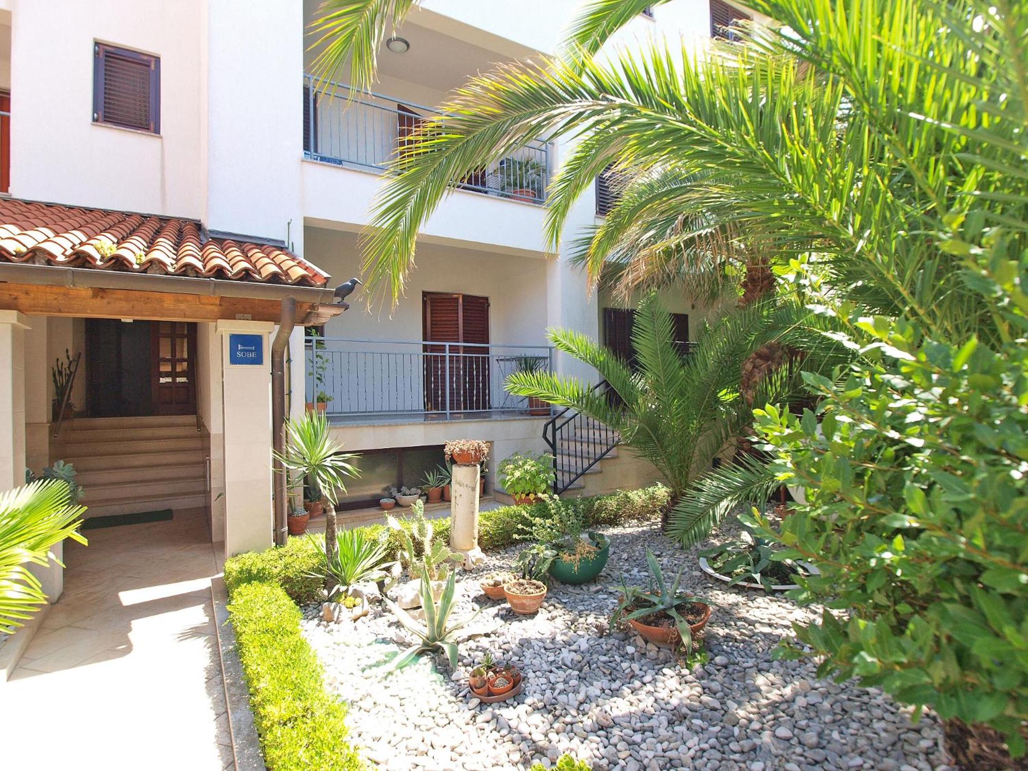 Rooms Ivica 1452