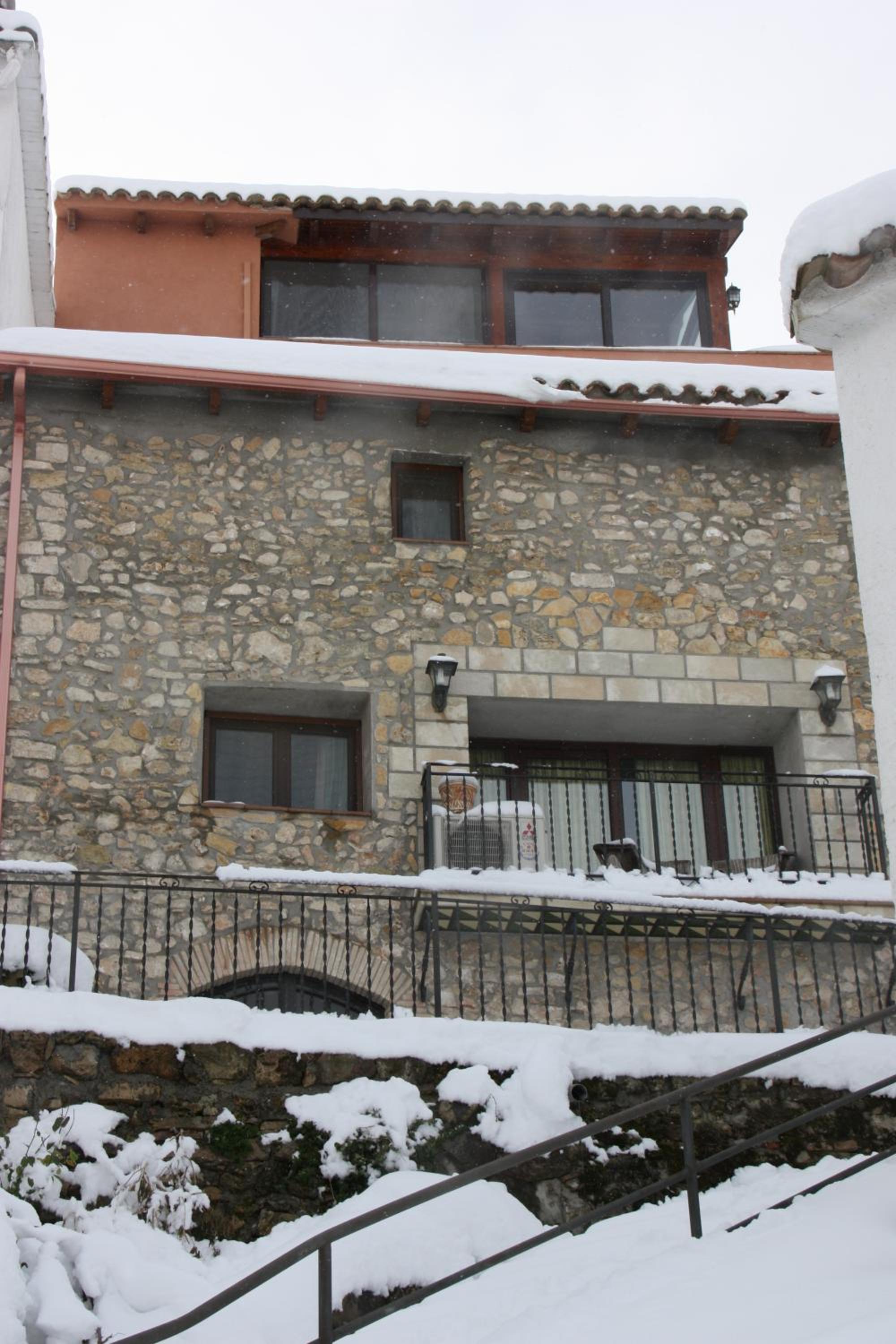 El Molí de Pontons suites con jacuzzi spa view 3