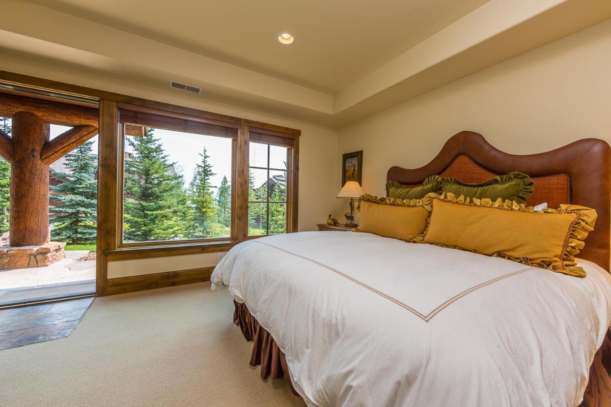 Spanish Peaks - Settlement Cabin view 3