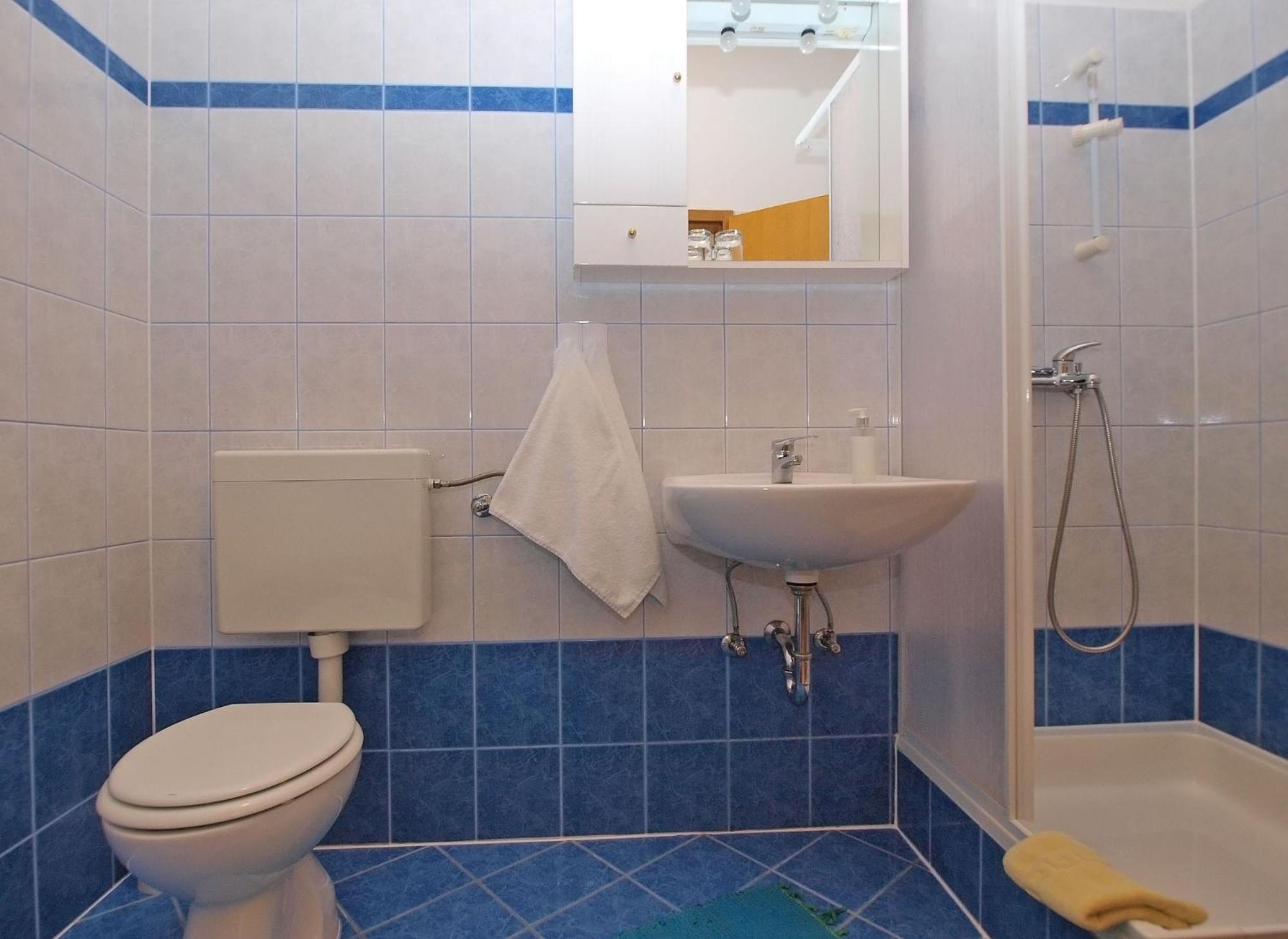 Rooms Ivica 1452