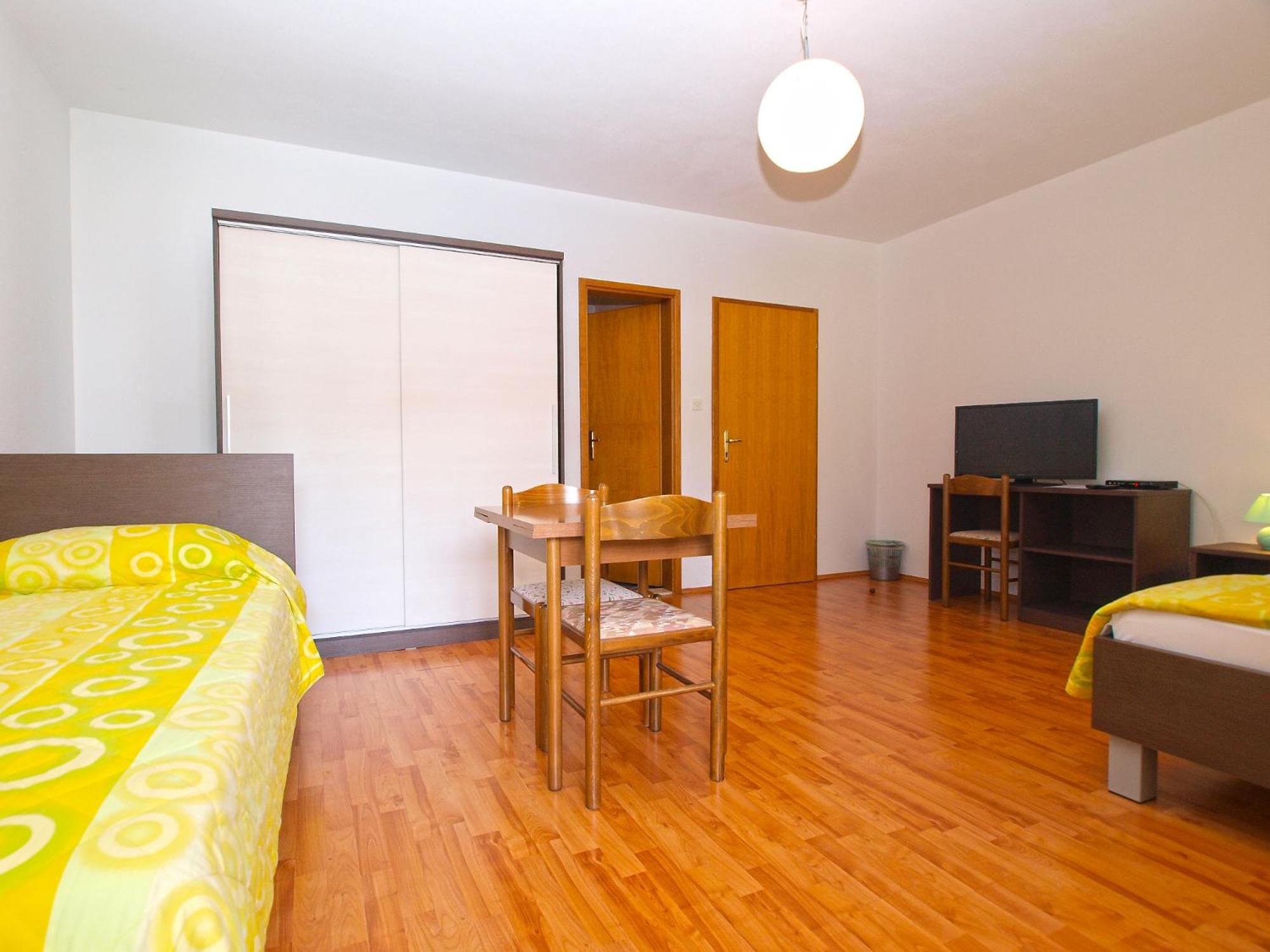 Rooms Ivica 1452