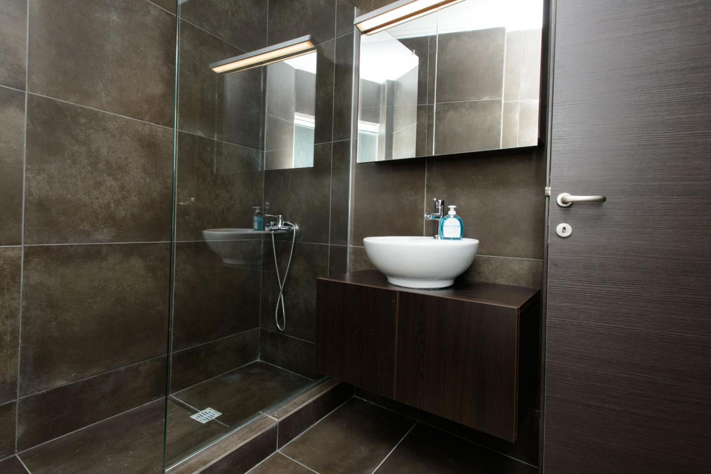 Apartment & Parking 100m Kerameikos Metro