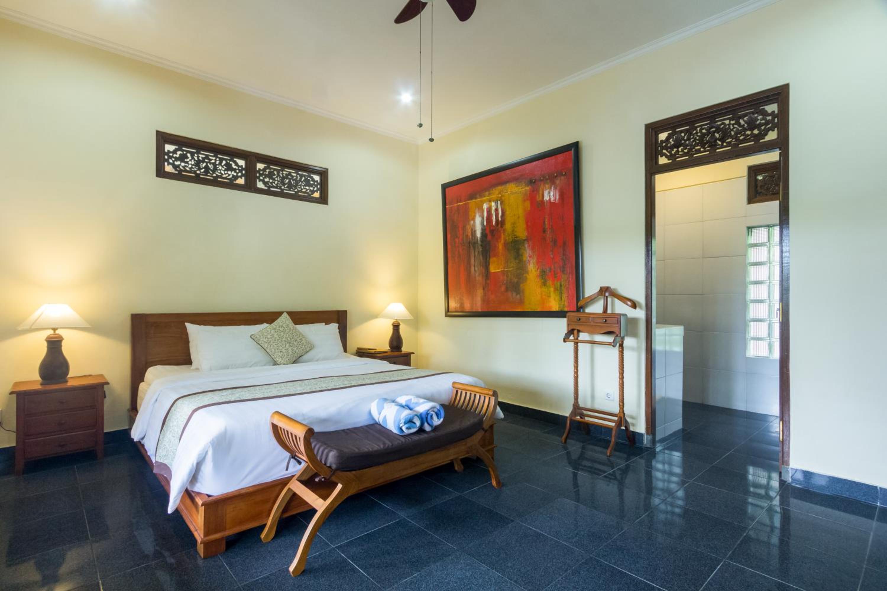 Nyoman Sandi Guest House