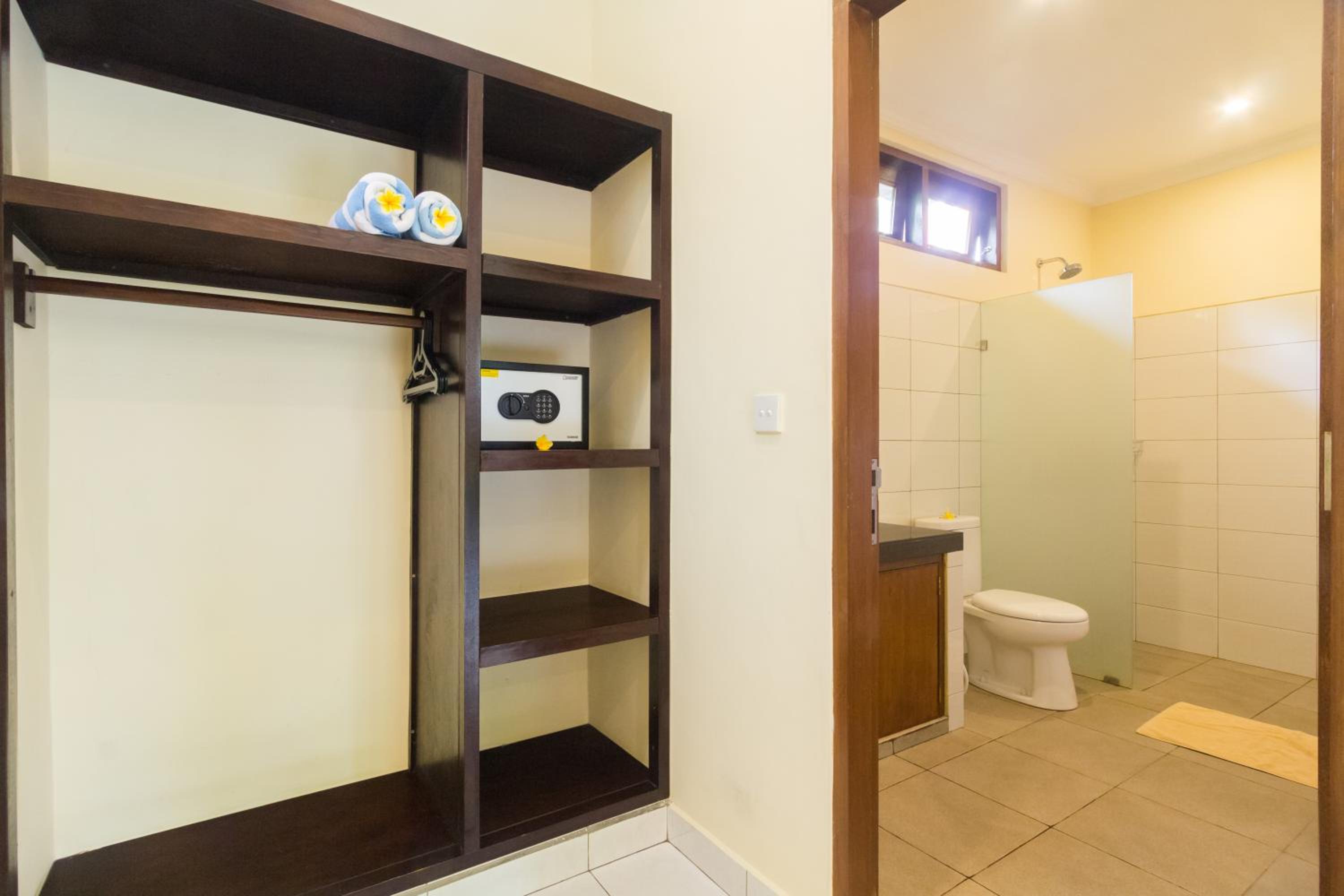 Nyoman Sandi Guest House