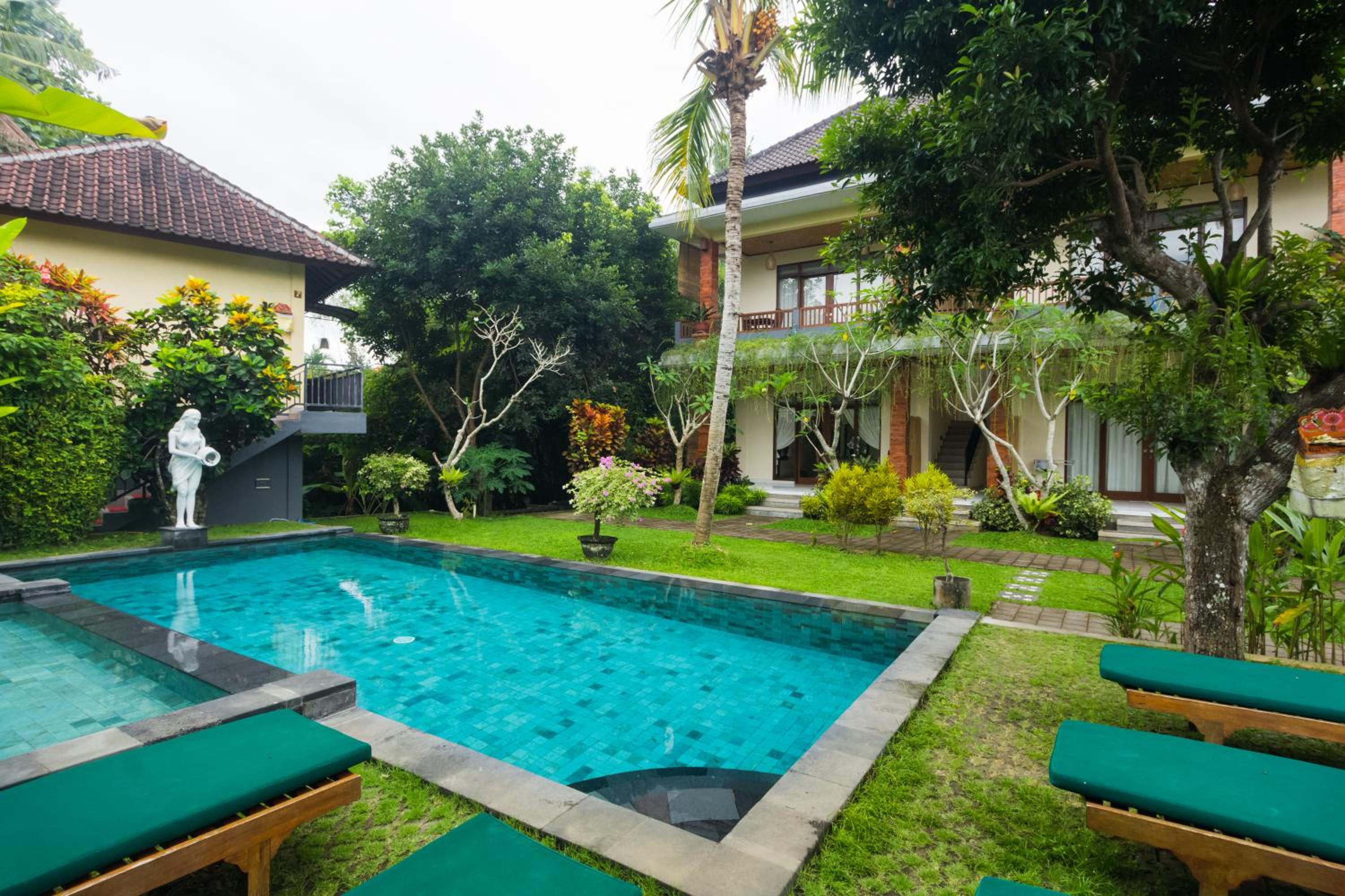 Nyoman Sandi Guest House