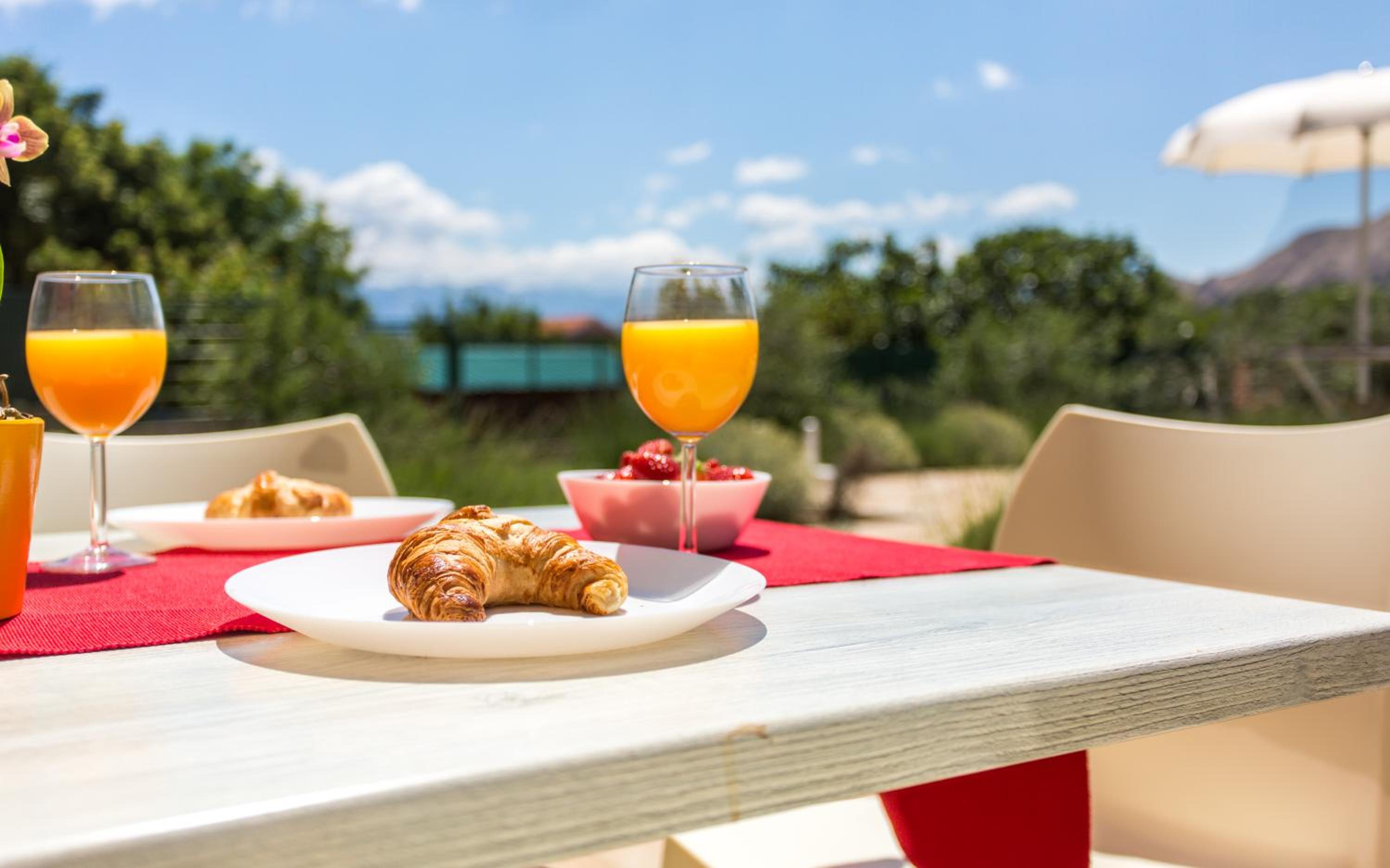 Hotel Apartments Viktorija 2 - Image 1