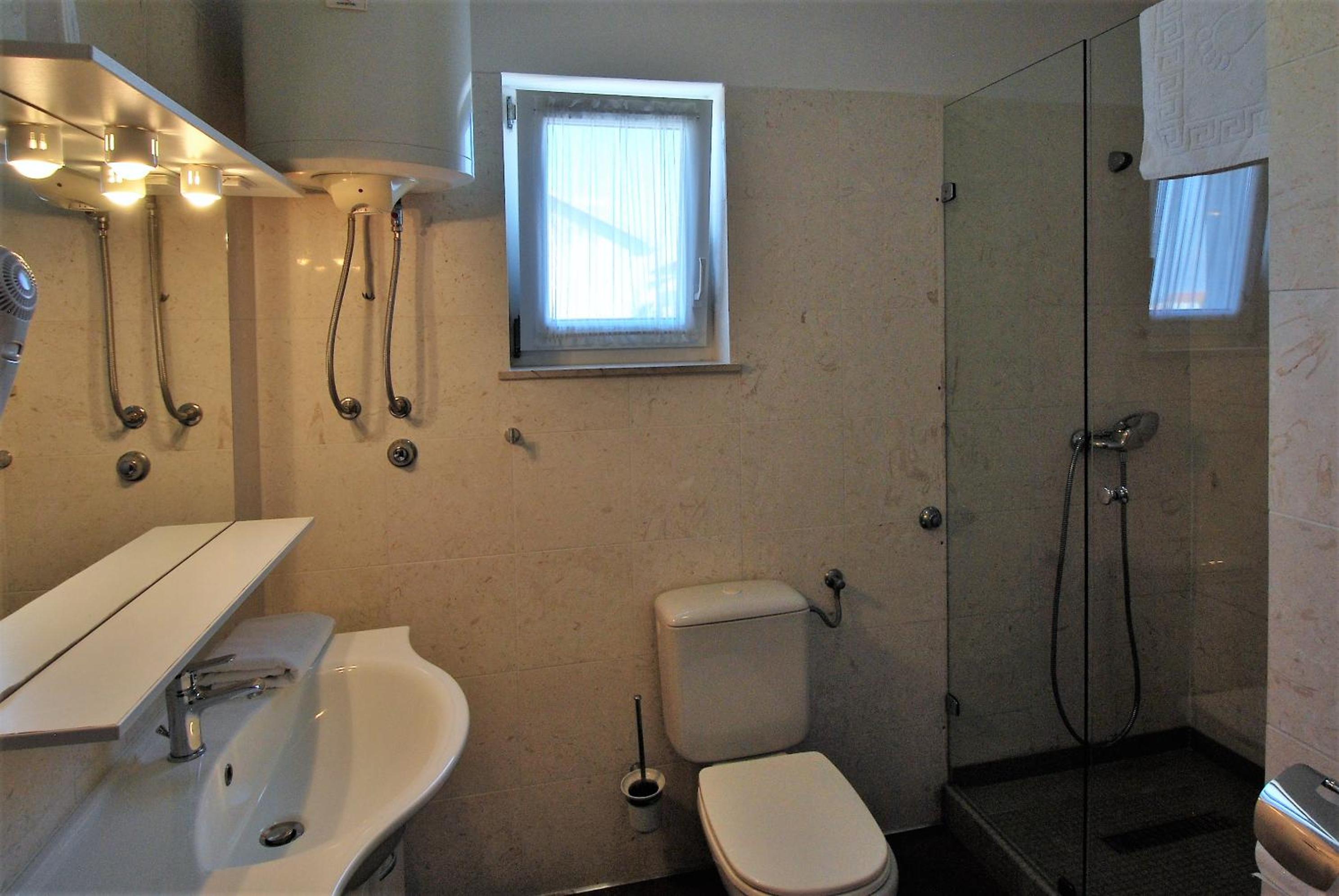 Photo 50