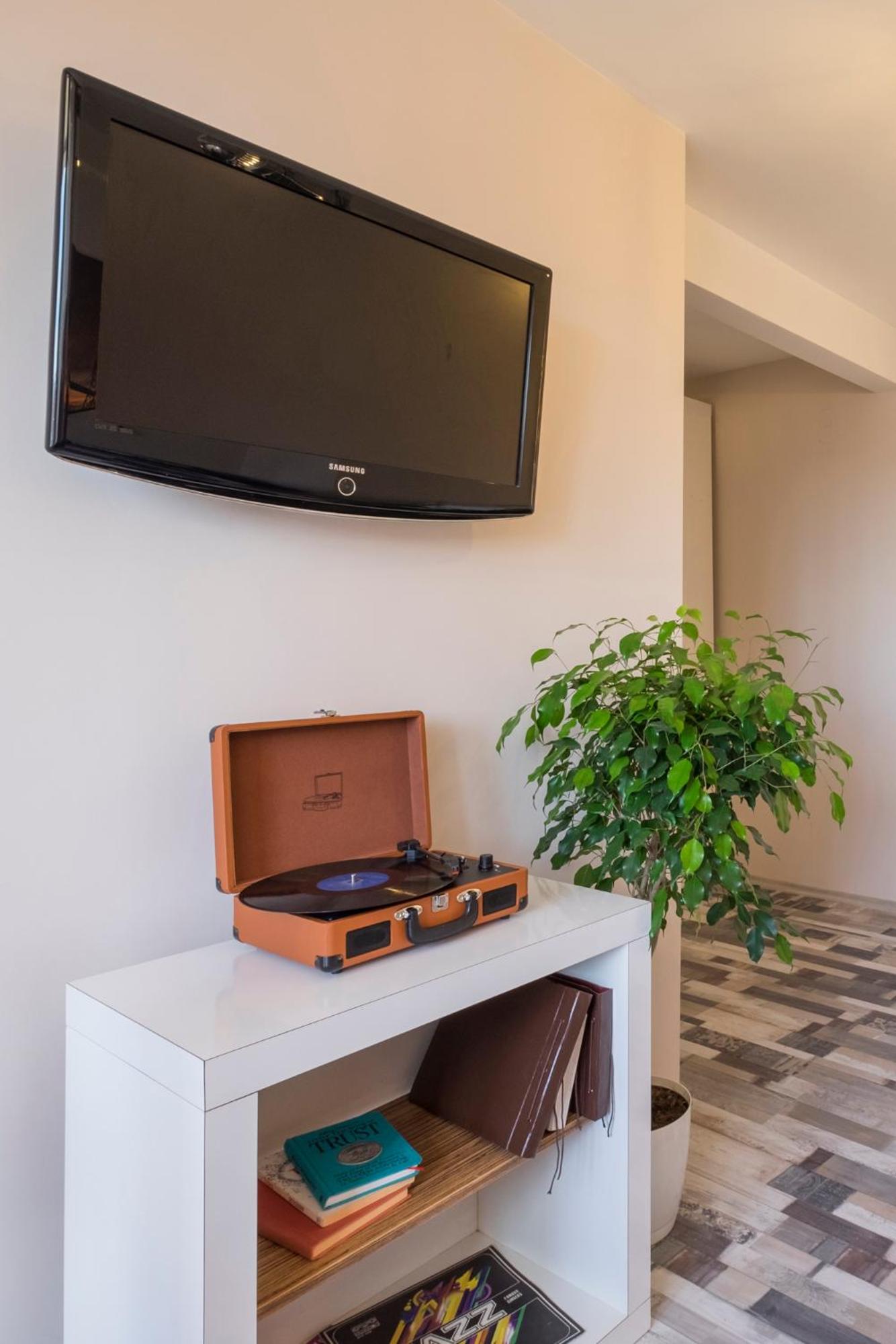 Jazzy Sofia Downtown Apartment view 4