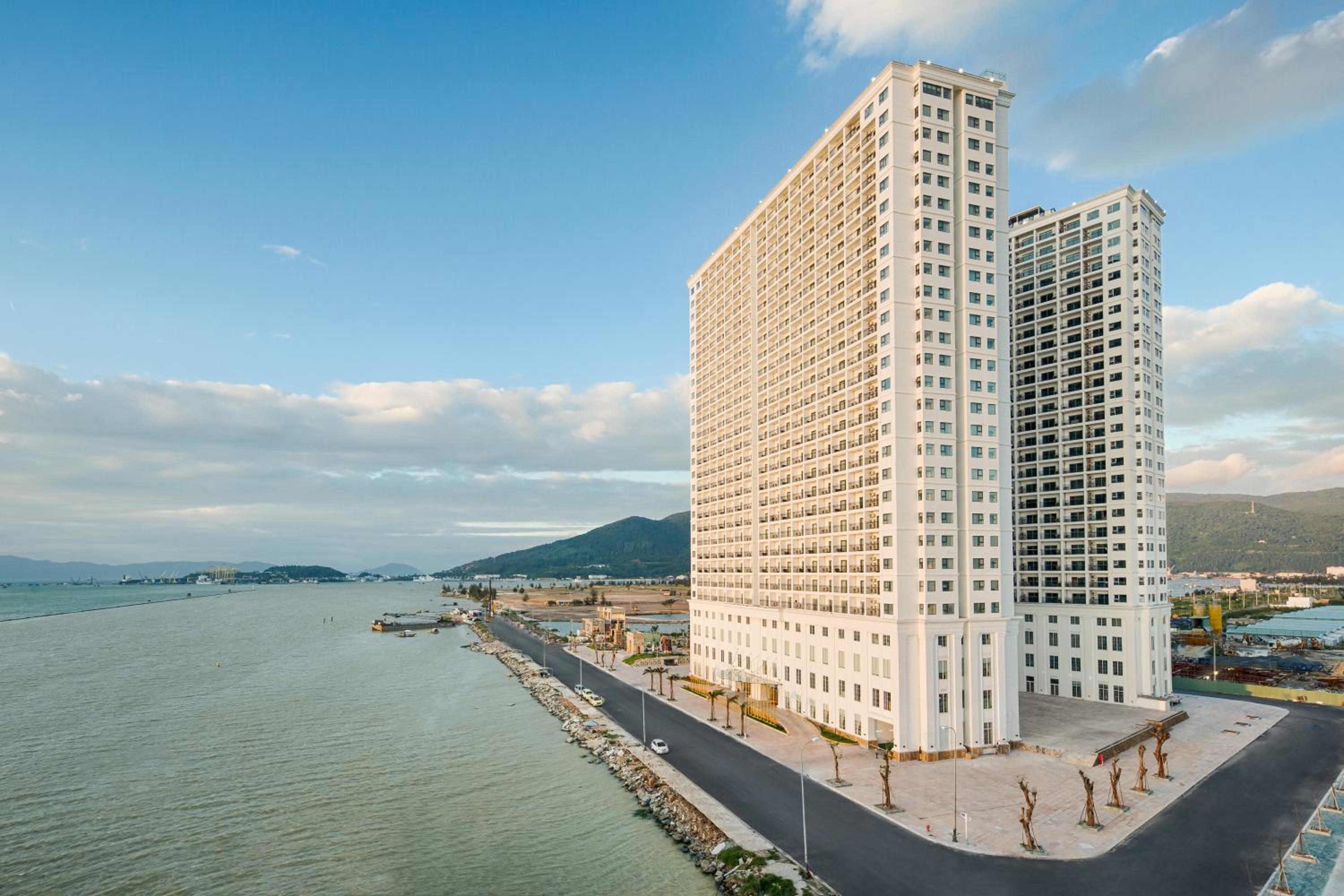 Wyndham Danang Golden Bay 64