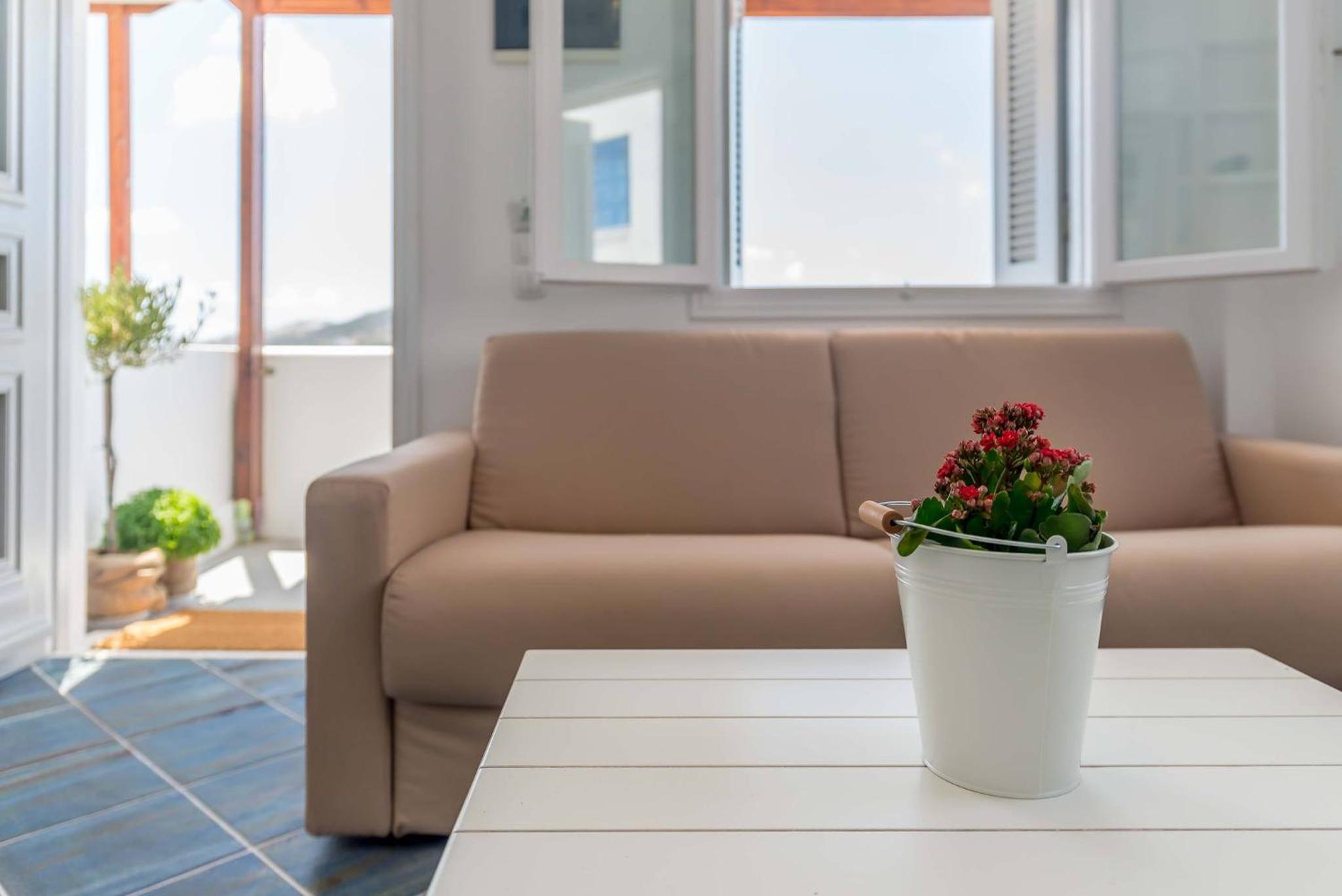 Michalakis Seaside Suites