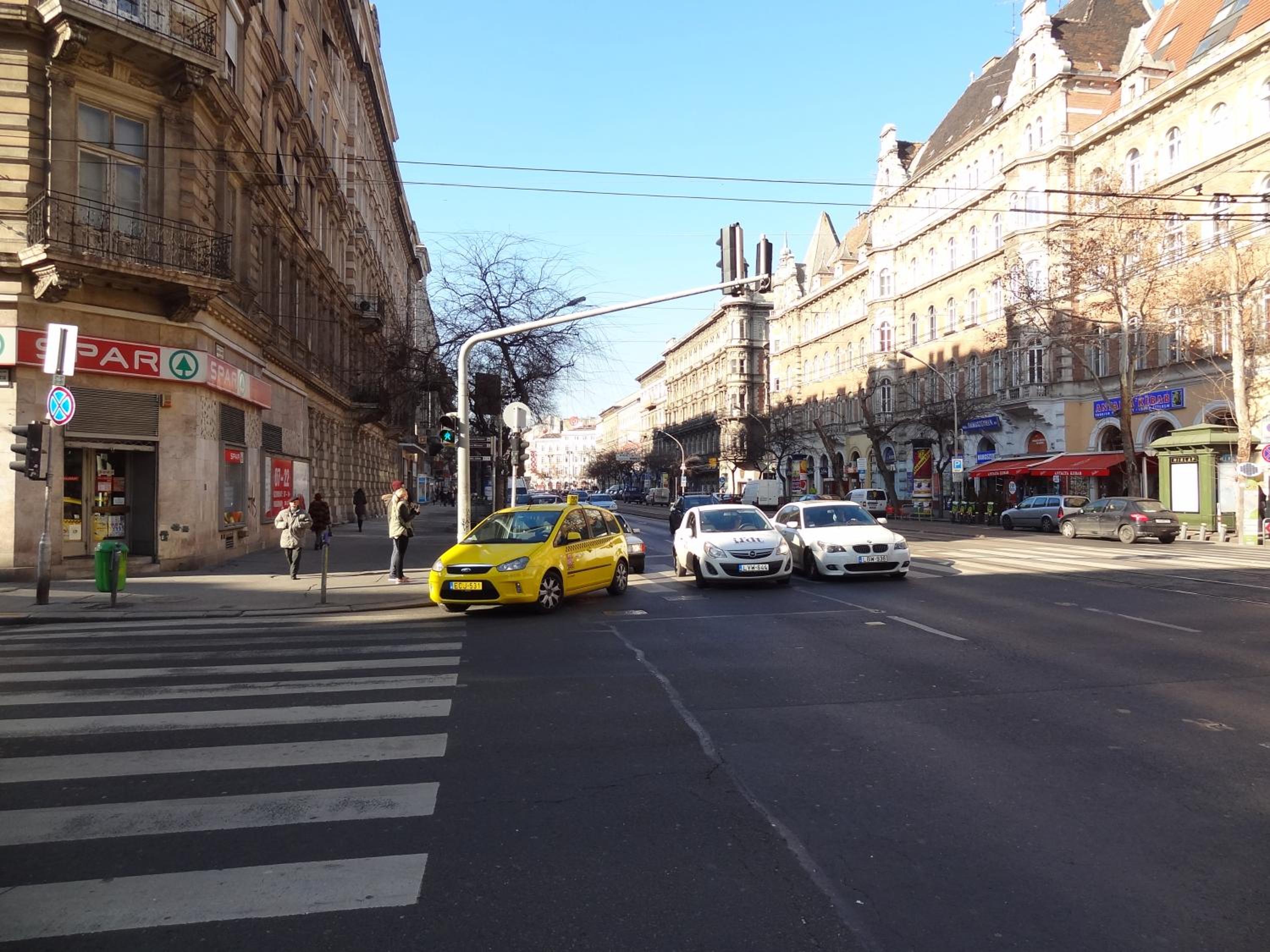 Erzsebet Boulevard Apartment