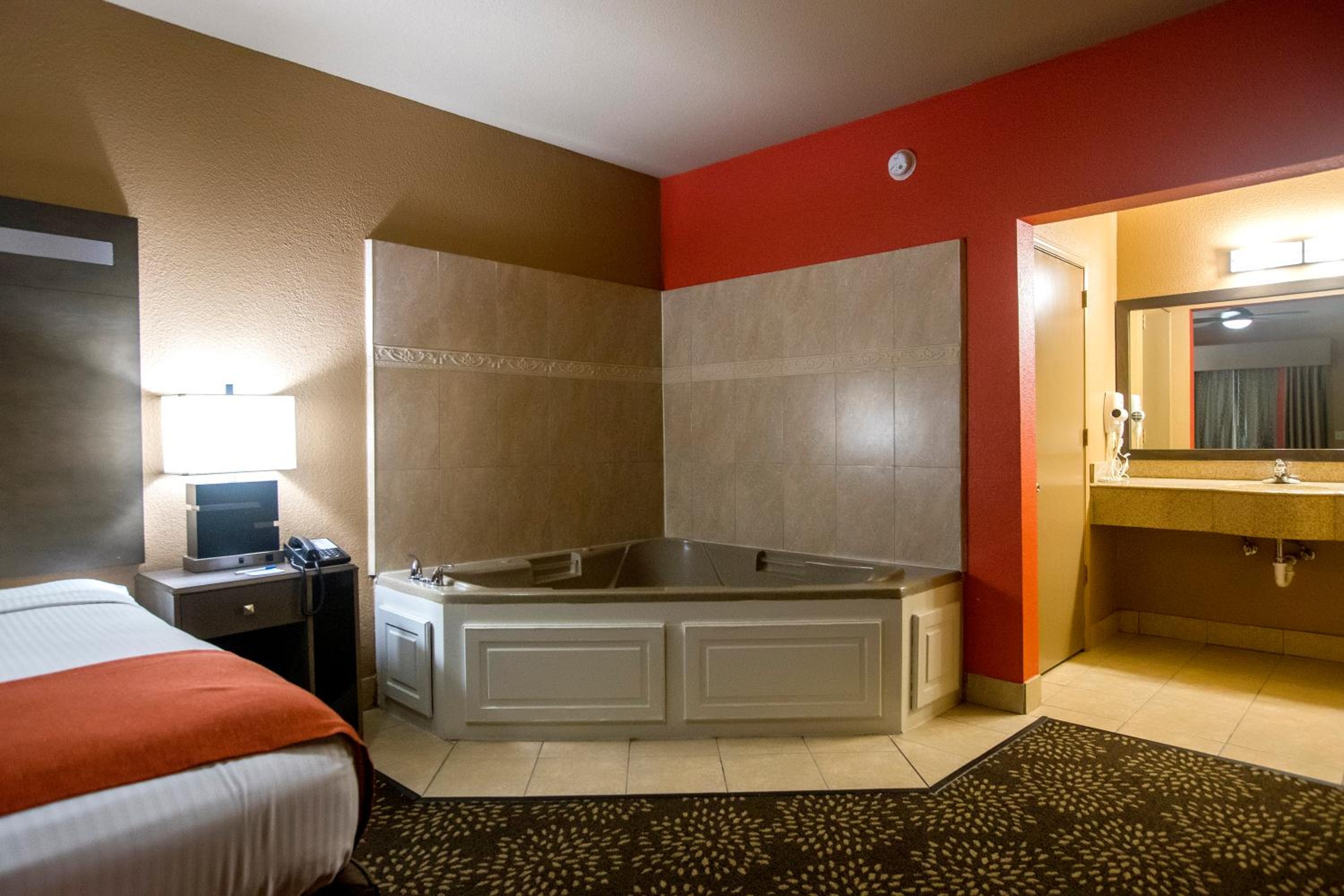 Best Western Executive Inn El Campo - Property Image 6
