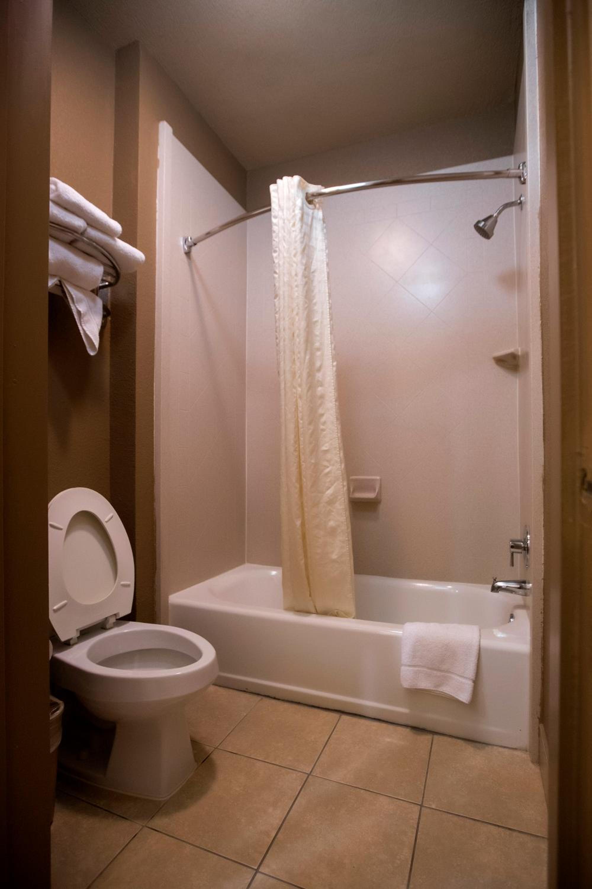 Best Western Executive Inn El Campo - Property Image 3