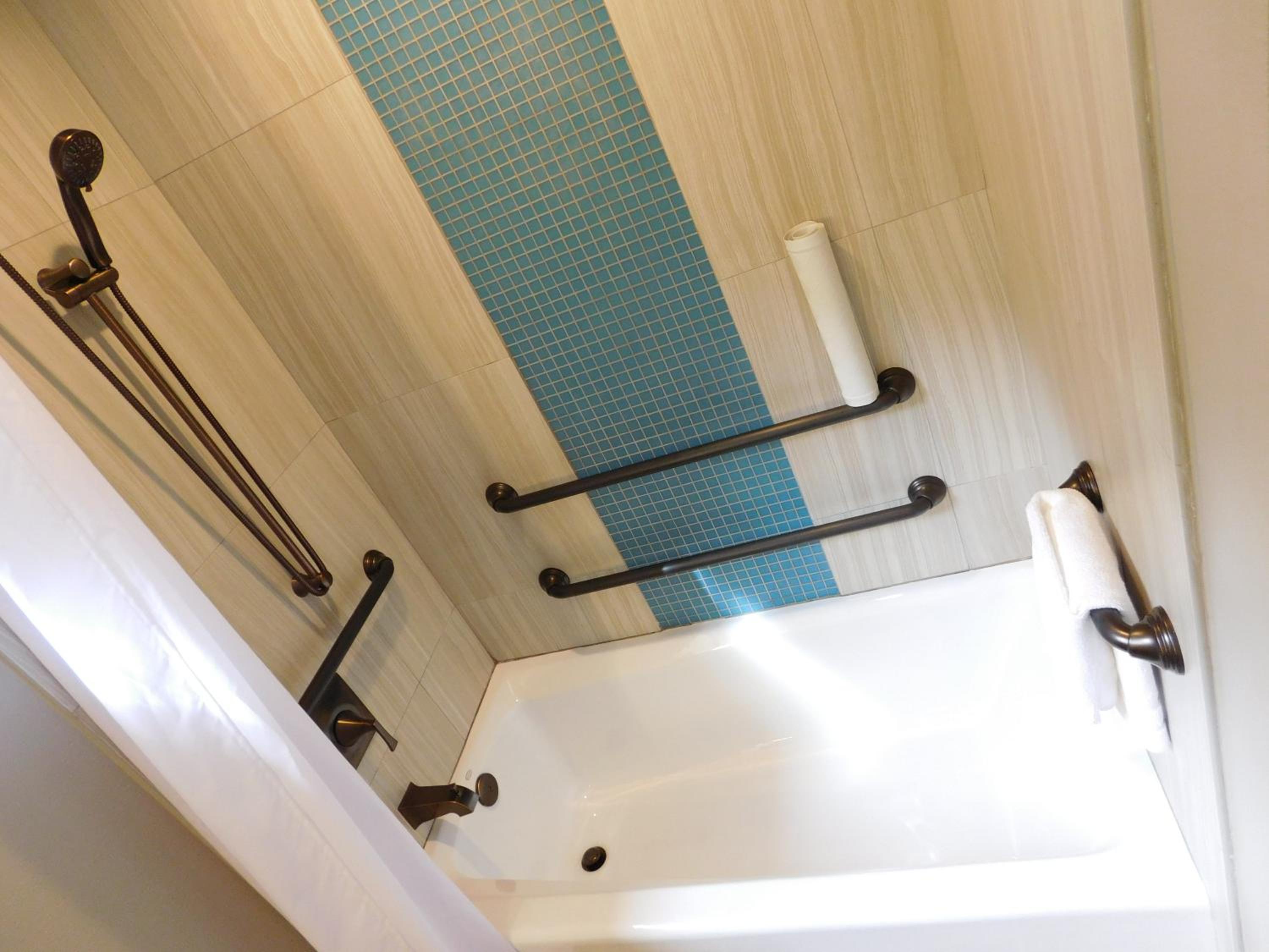 Monterey Vacations - Wave Street Inn - Property Image 11