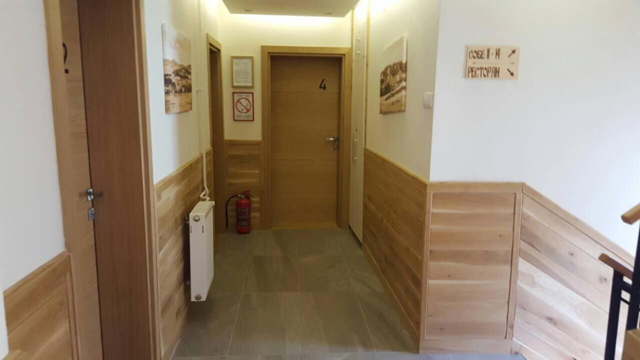 Photo 11