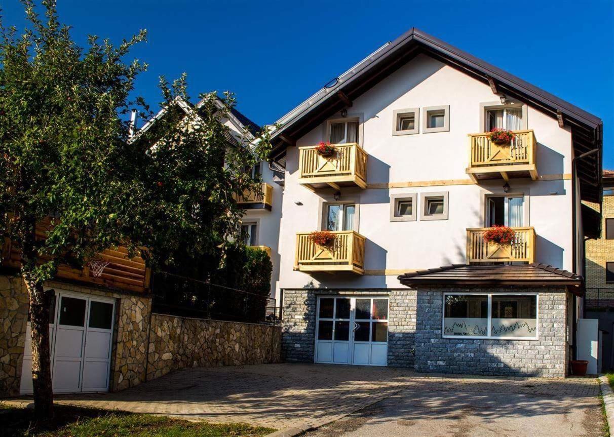 Guest house Vila Žunić view 3