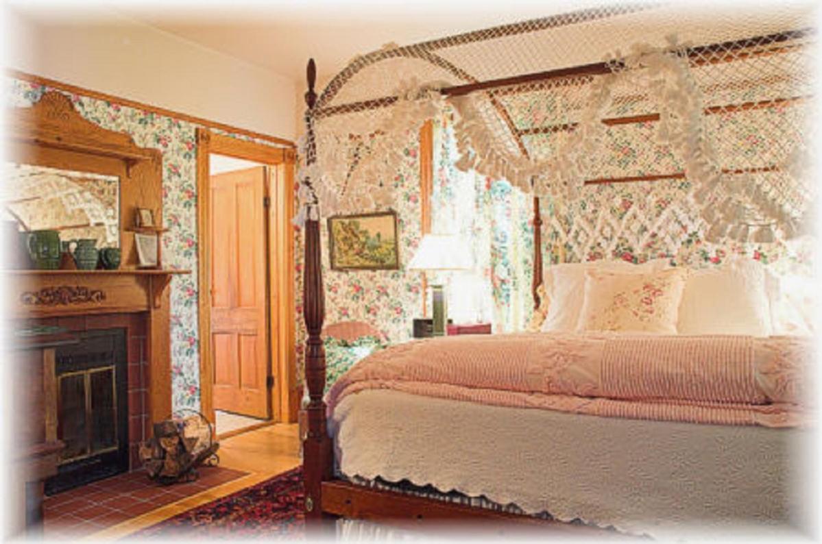 White Lace Inn